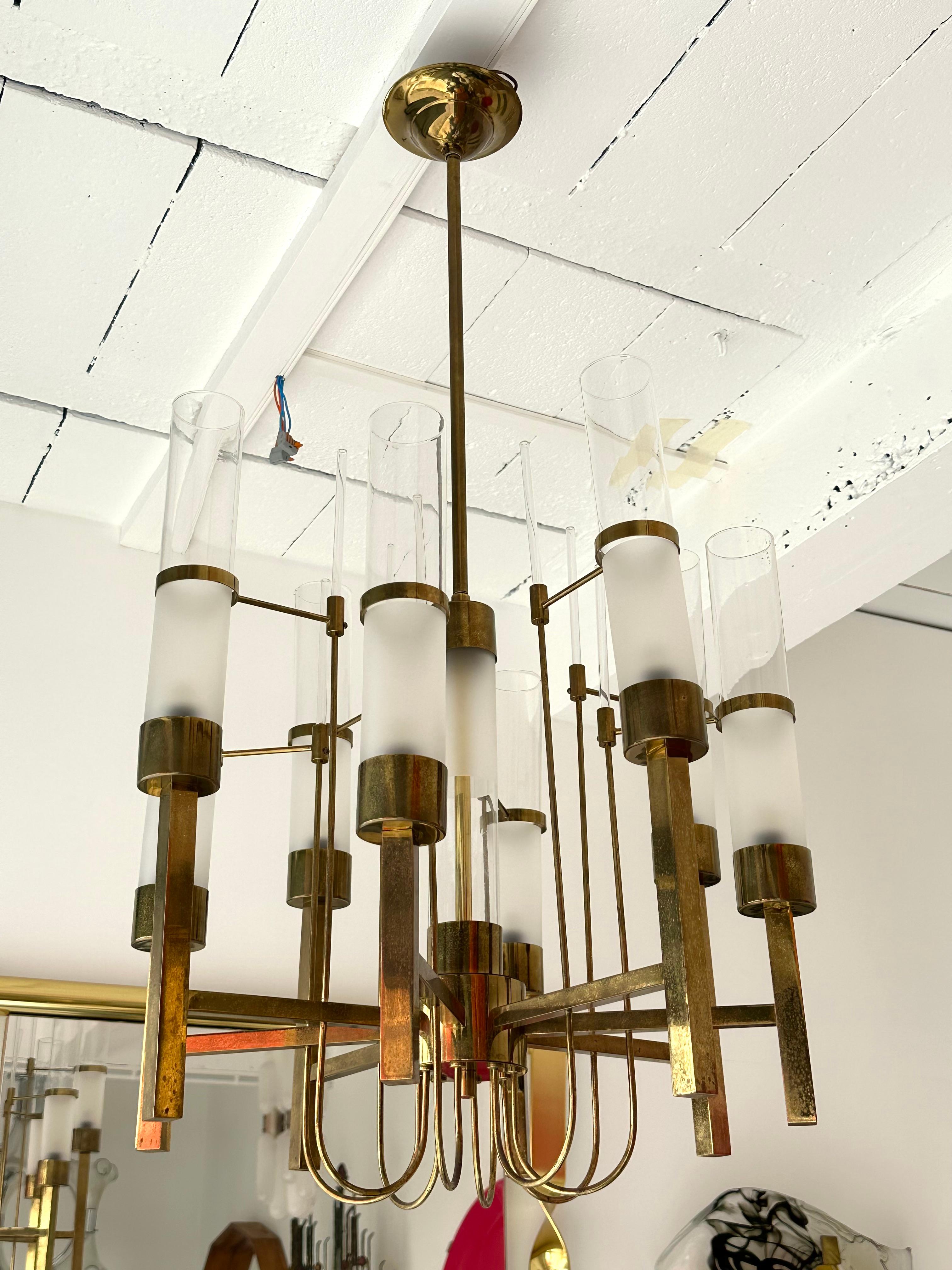 Brass and Glass Tube Chandelier by Sciolari, Italy, 1960s In Good Condition In SAINT-OUEN, FR