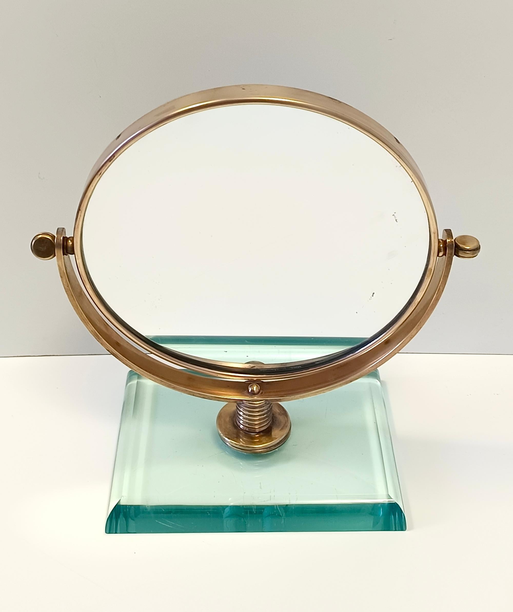 Waschtischspiegel aus Messing und Glas von Gio Ponti, Fontana Arte zugeschrieben, Italien im Zustand „Hervorragend“ im Angebot in Bresso, Lombardy