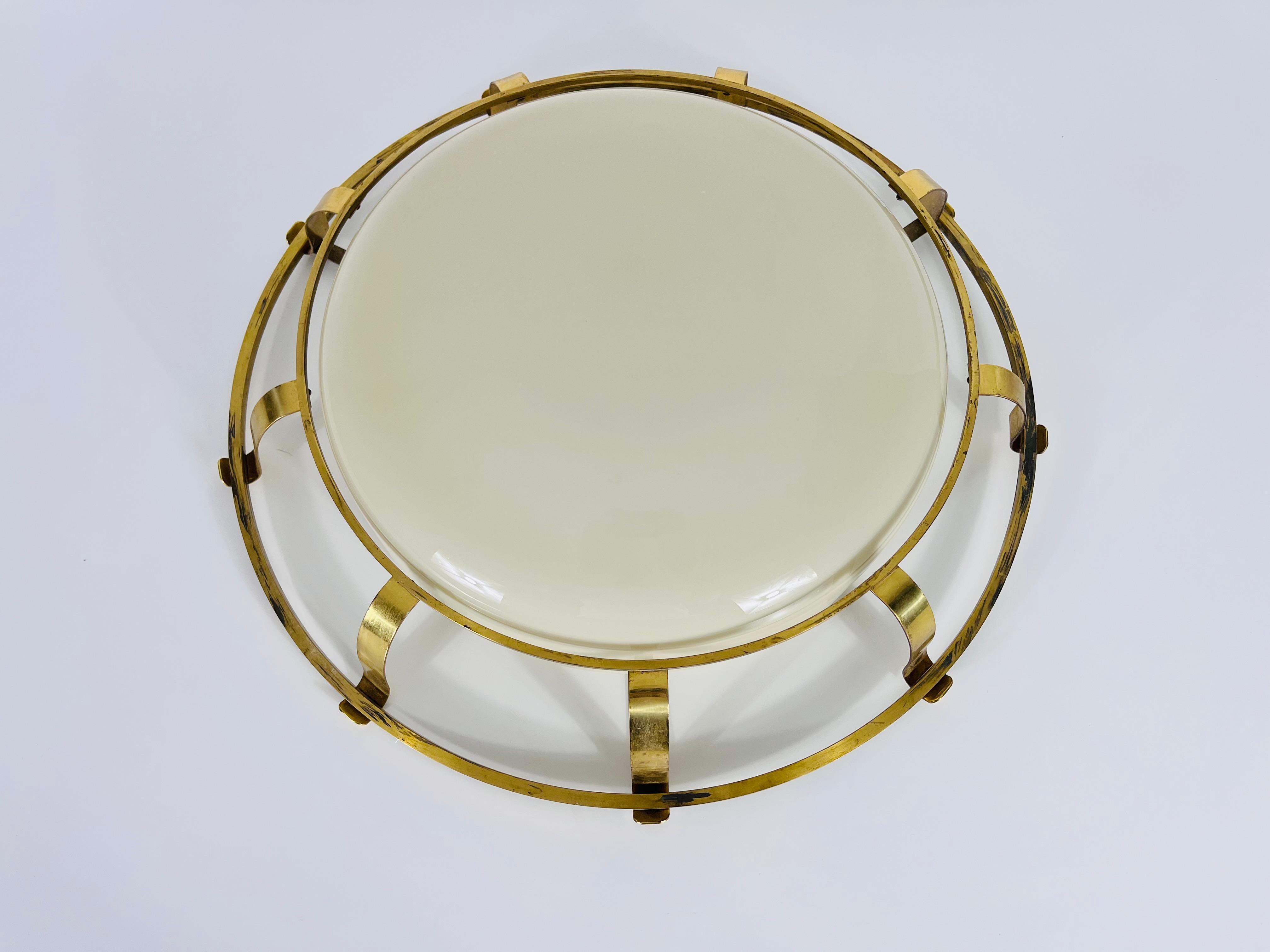 Mid-Century Modern Brass and Glass Wall Lamp or Flush Mount, Italy, 1960s For Sale