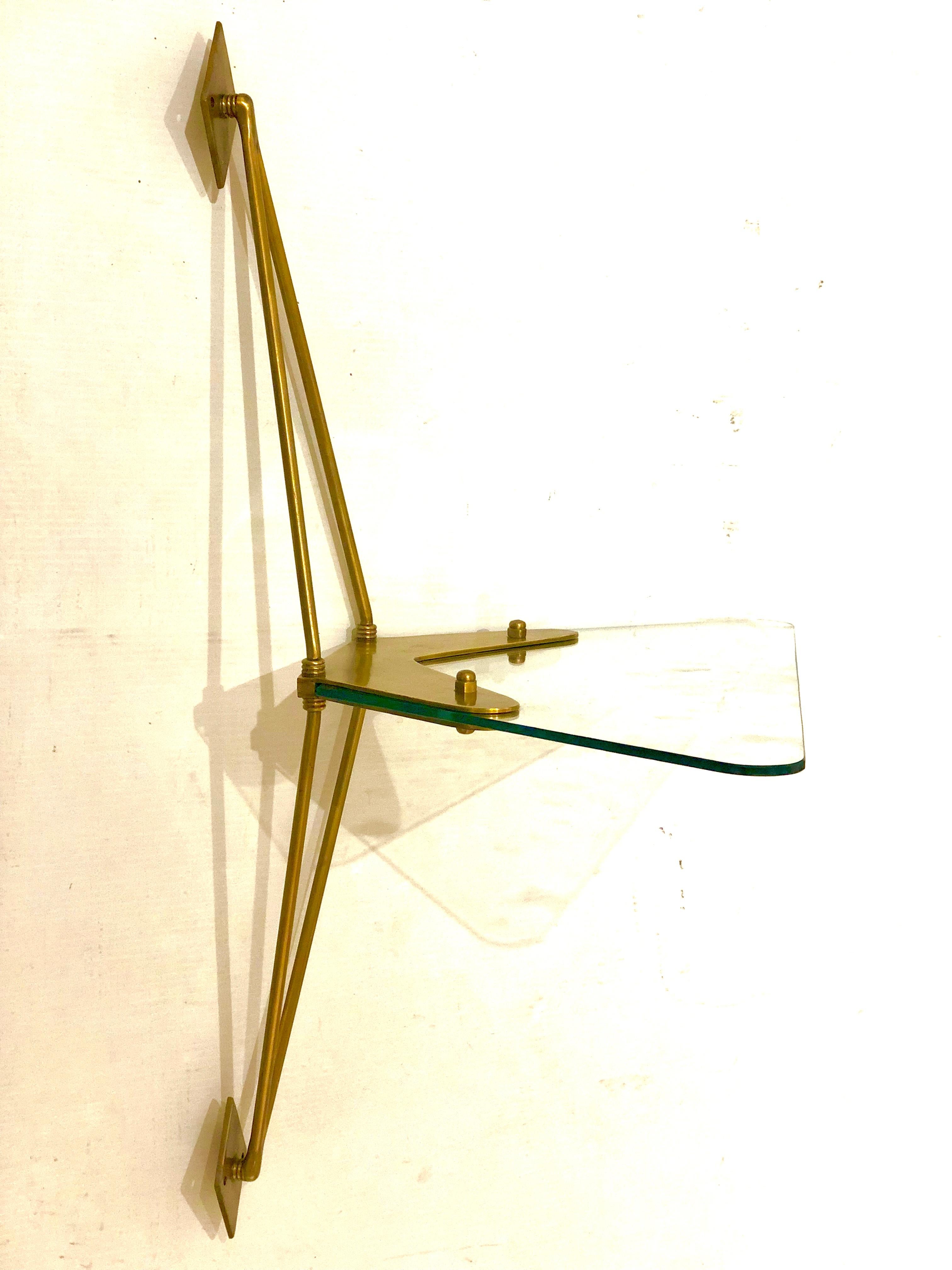 Brass and Glass Wall-Mounted Angle Display Shelf Attributed to Fontana Arte 2