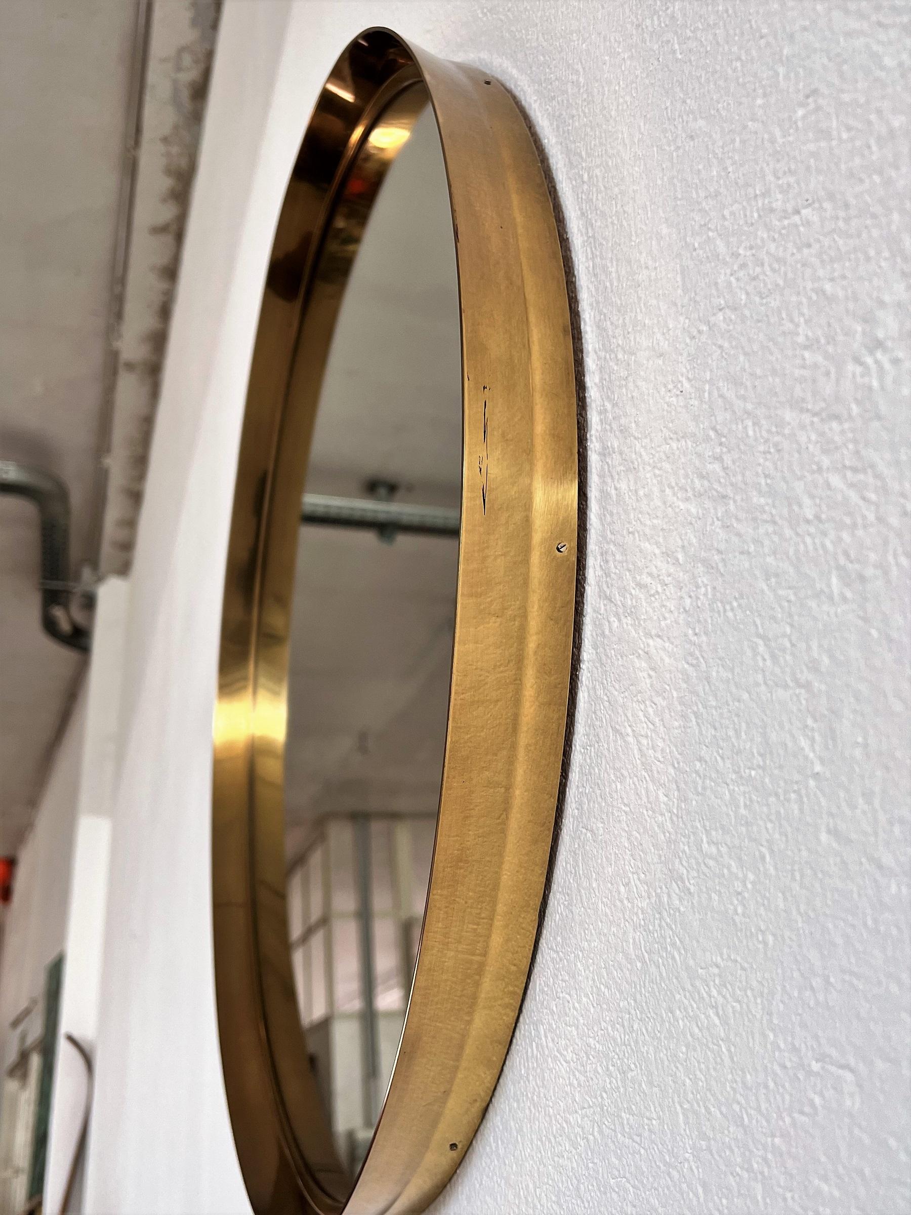 Brass Mirror in by Vereinigte Werkstätten München, 1970s In Good Condition In Morazzone, Varese