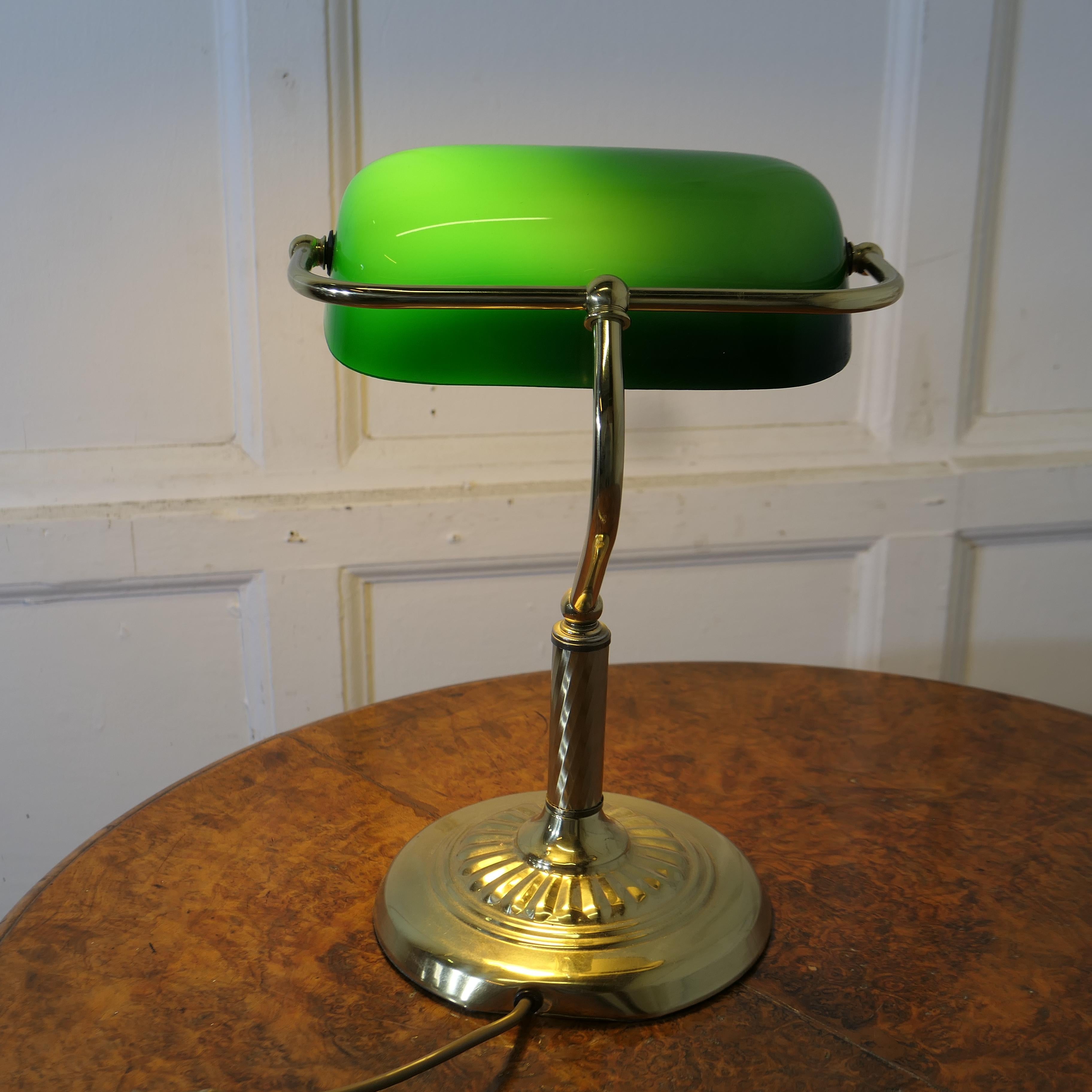 Brass and Green Glass Banker’s Desk Lamp In Good Condition In Godshill, Isle of Wight