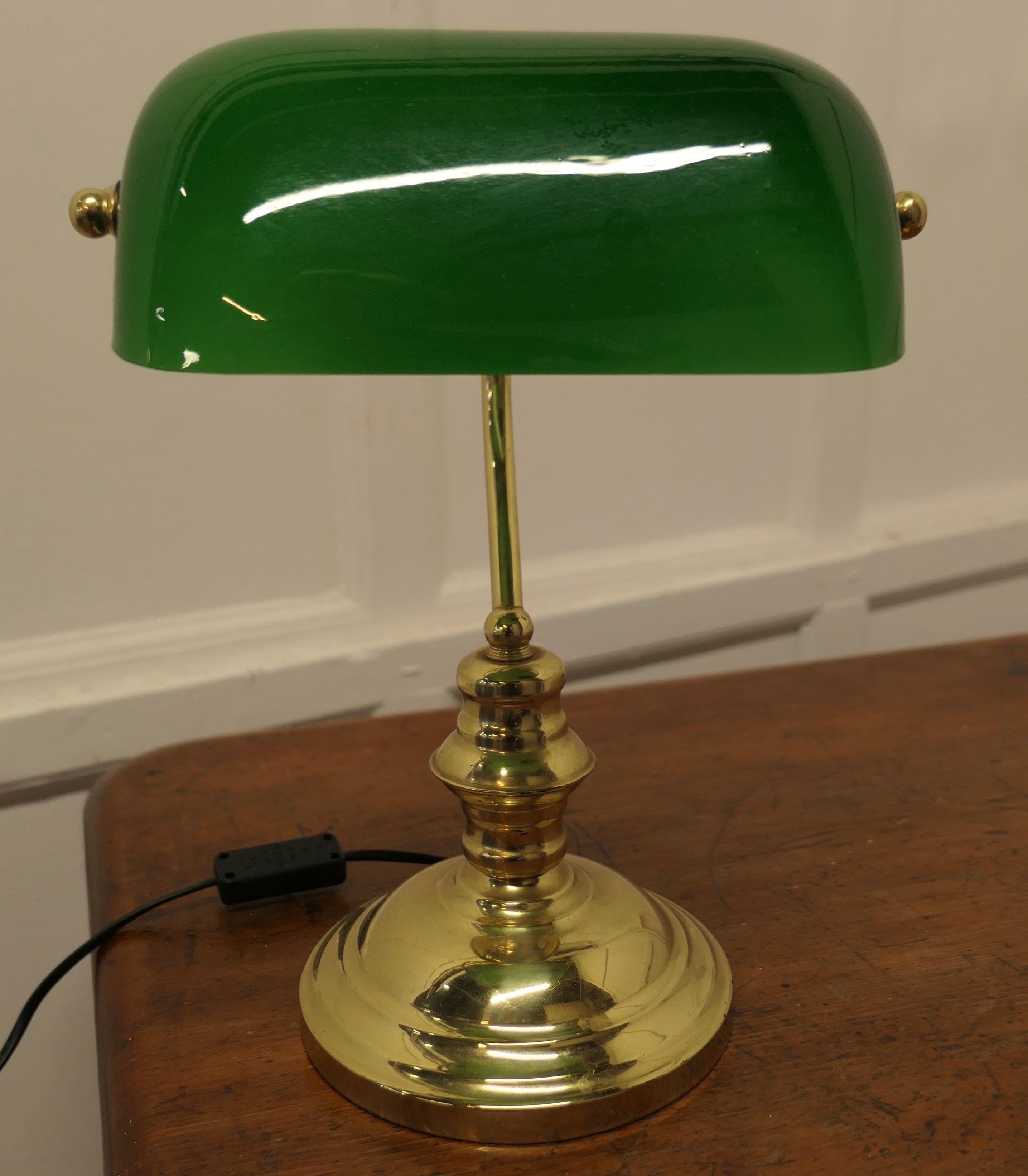 Brass and Green Glass Banker’s Desk Lamp    In Good Condition In Chillerton, Isle of Wight