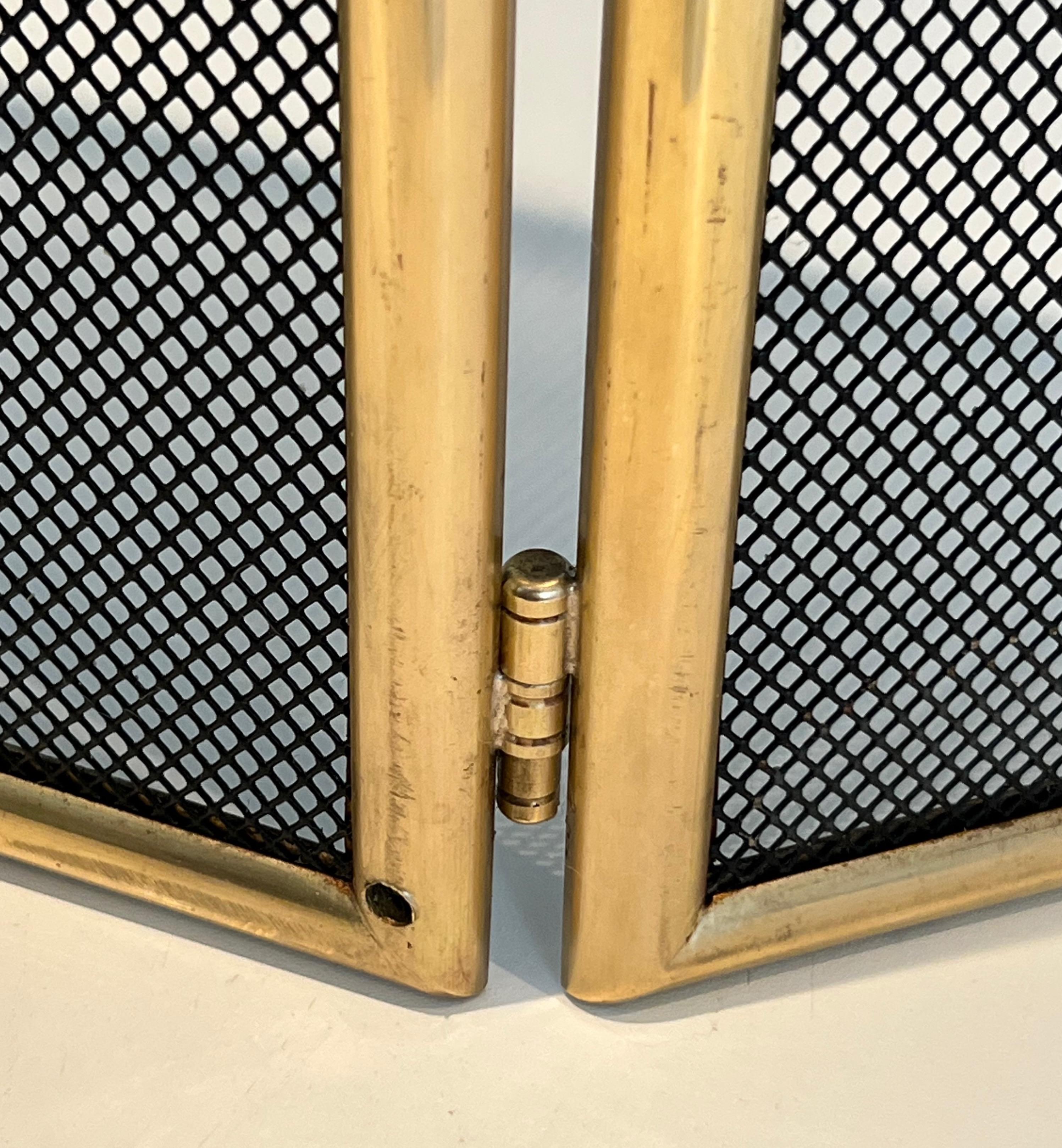 Brass and Grilling Fireplace Screen For Sale 5