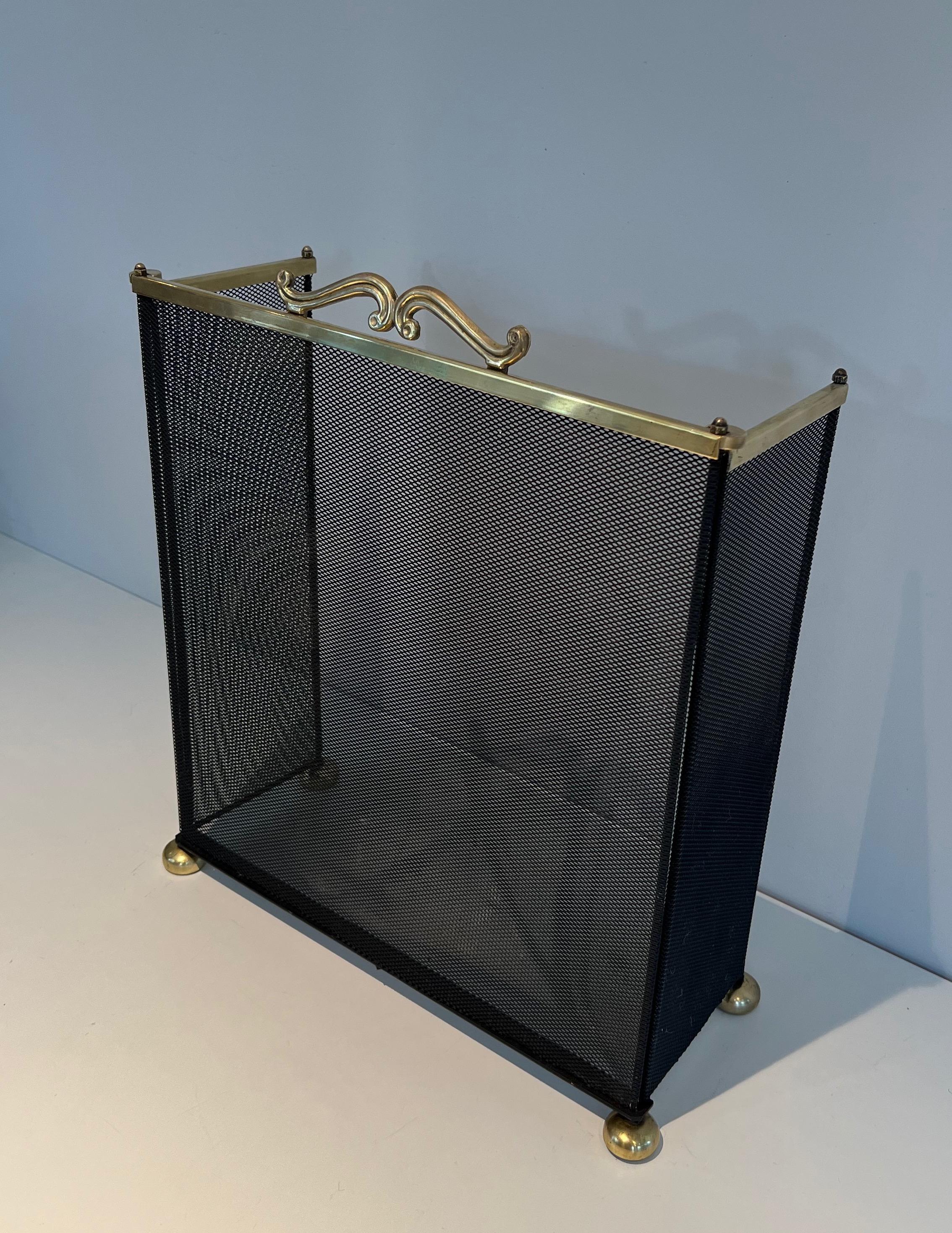 Brass and Grilling Fireplace Screen  For Sale 5