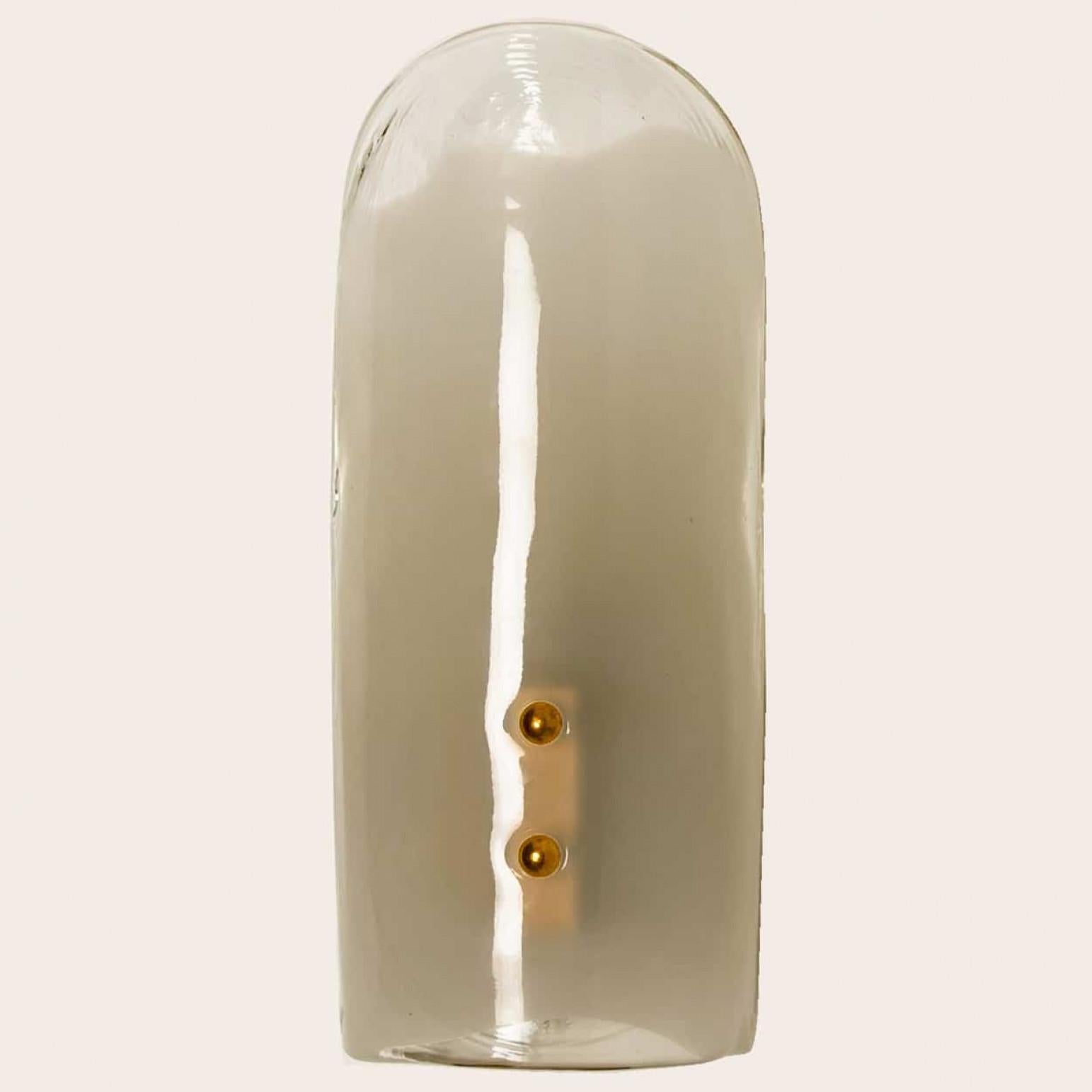 Apliques de latón y cristal de Murano soplado a mano de J.T. Kalmar, década de 1960 en venta 2