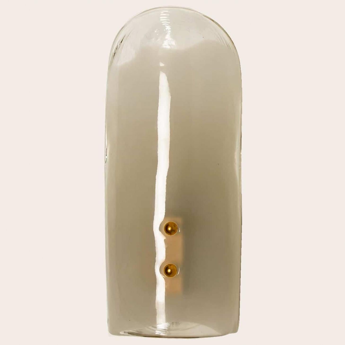 Apliques de latón y cristal de Murano soplado a mano de J.T. Kalmar, década de 1960 en venta 2