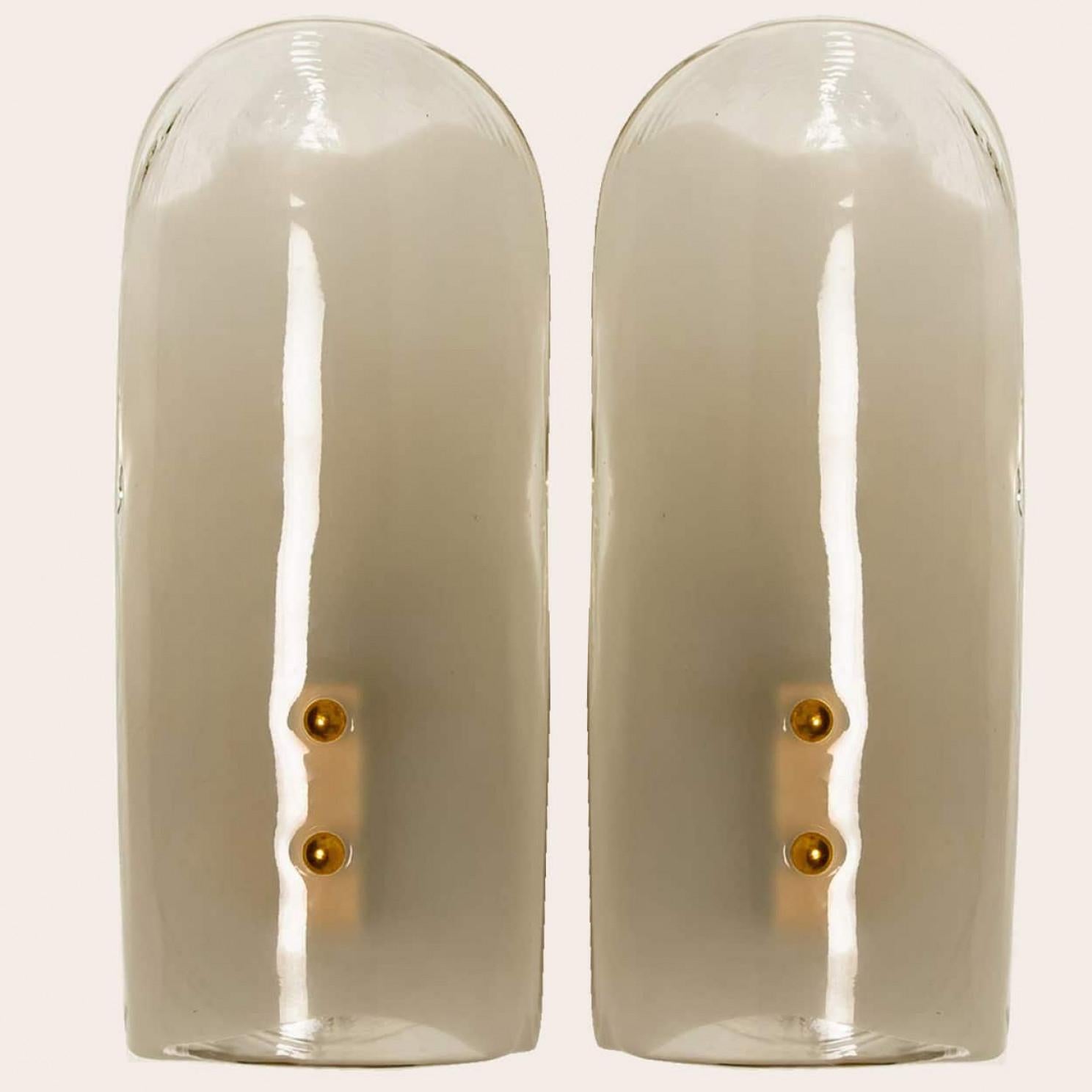 Apliques de latón y cristal de Murano soplado a mano de J.T. Kalmar, década de 1960 en venta 3