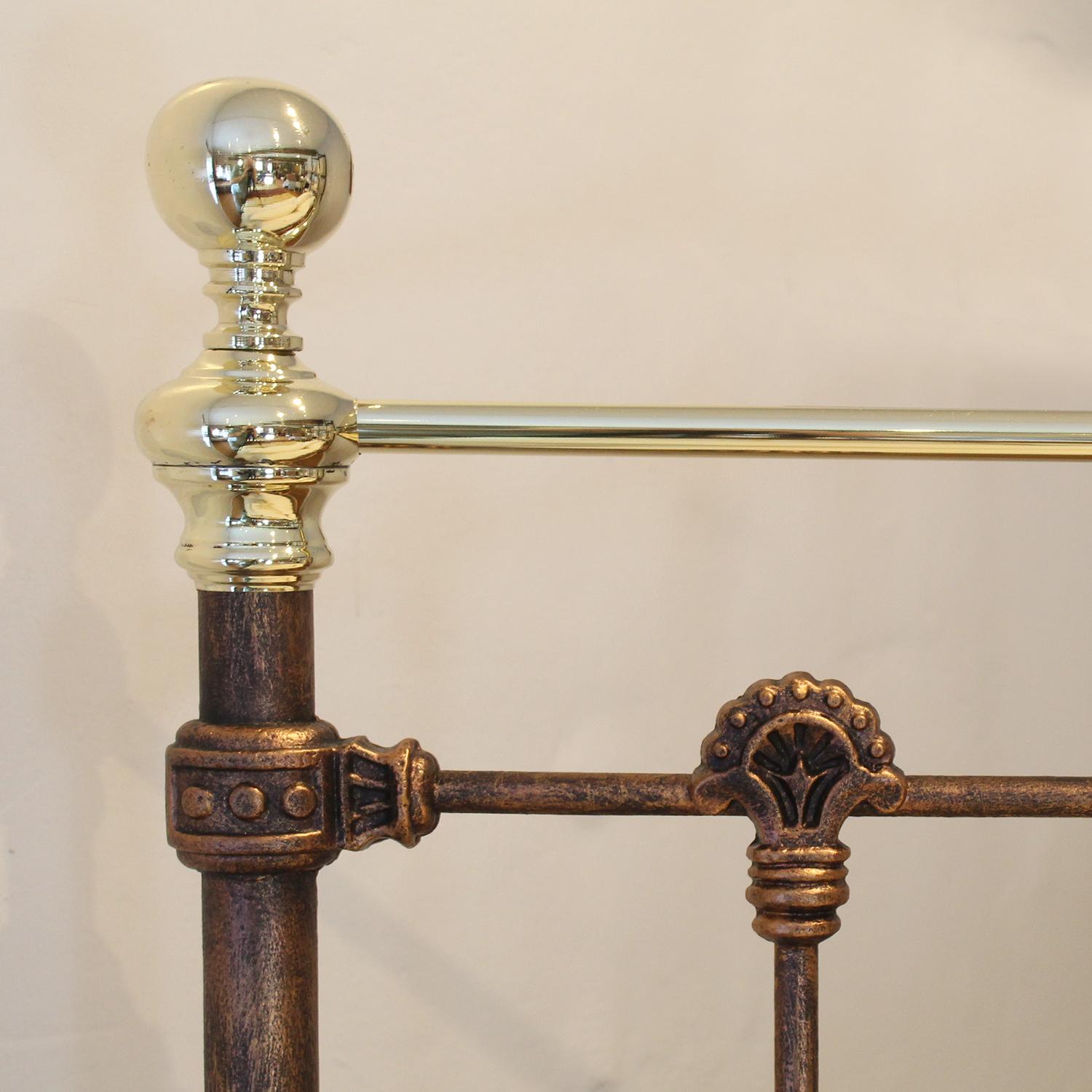 Brass and Iron Antique Bed in Bronze, MK257 2