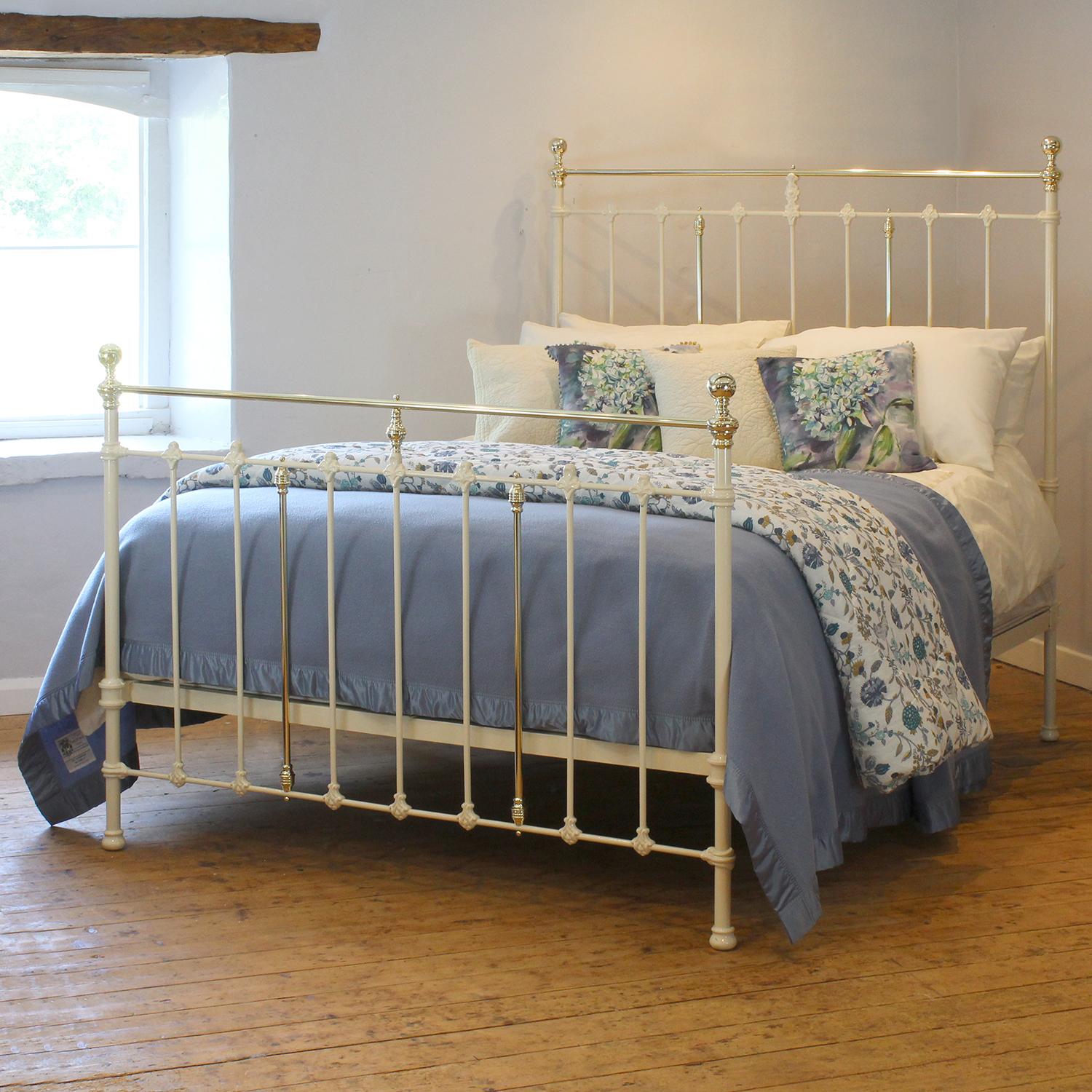 A lovely brass and iron antique bed with pretty mouldings and straight brass top rails.

This bed accepts a UK King or US Queen, 60 inch or 5ft wide, mattress and base.

The price also includes a firm bed base to support the mattress.

The