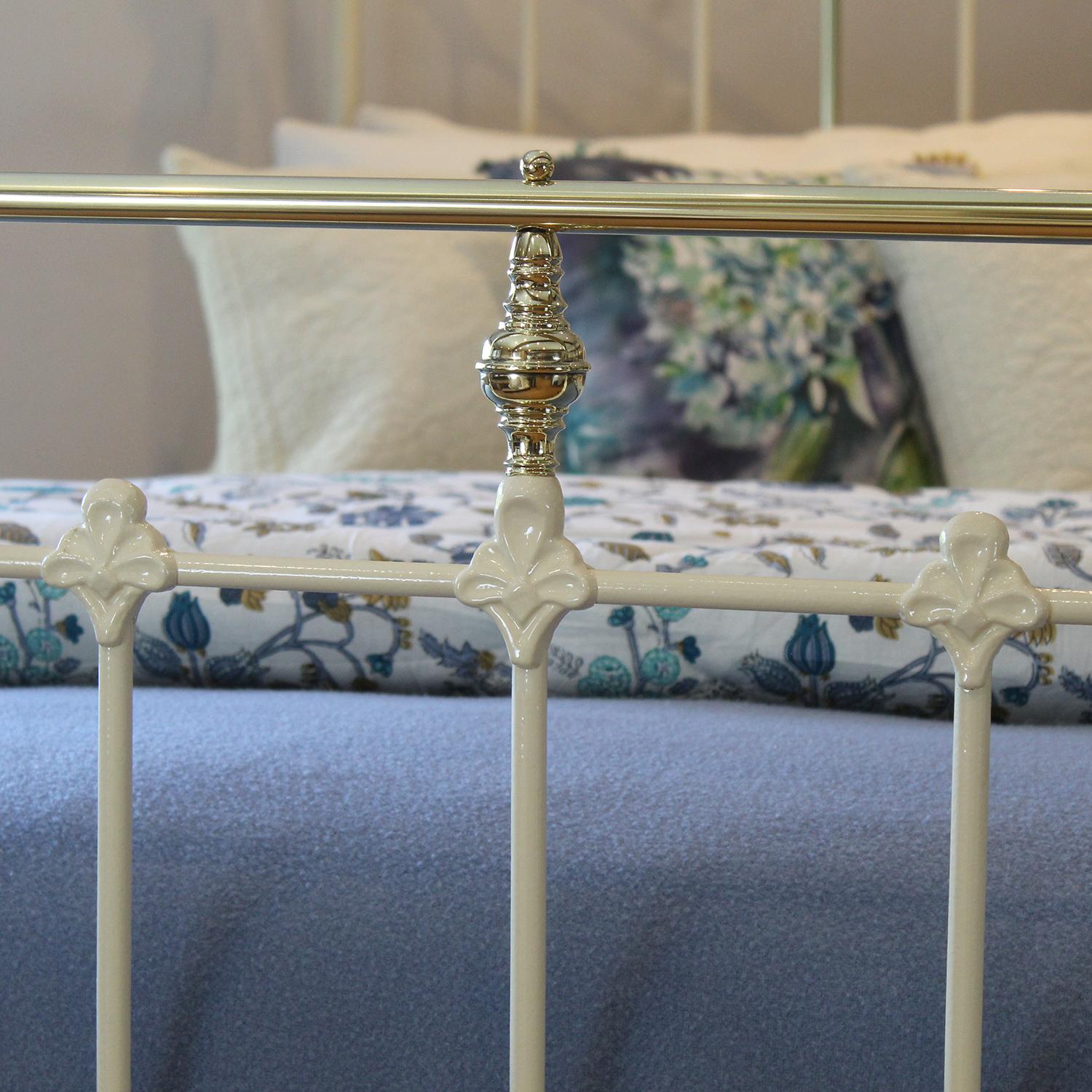 Late 19th Century Brass and Iron Antique Bed in Cream, MK256
