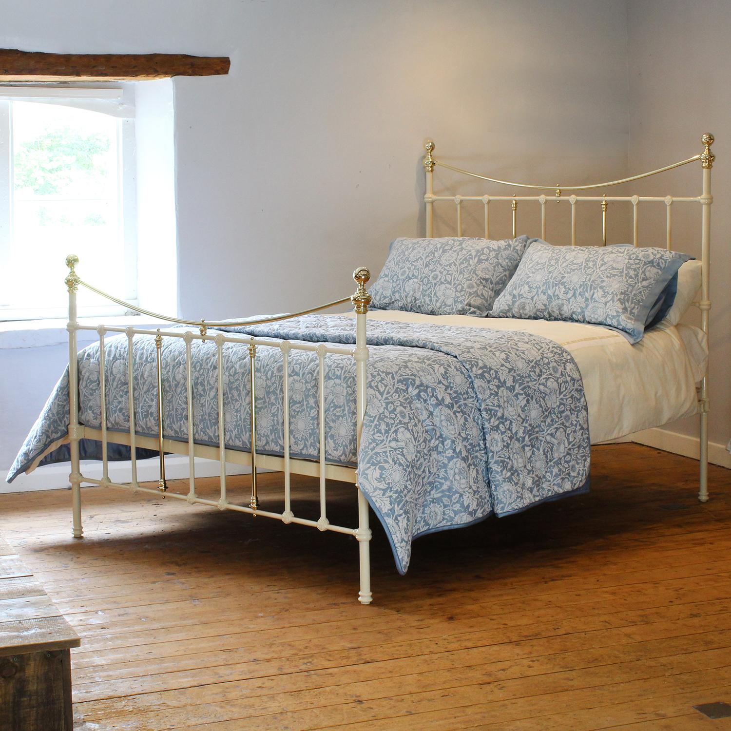 A lovely brass and iron antique bed with pretty mouldings and curved brass top rails.

This bed accepts a UK King or US Queen, 60 inch or 5ft wide, mattress and base.

The price also includes a firm bed base to support the mattress.

The