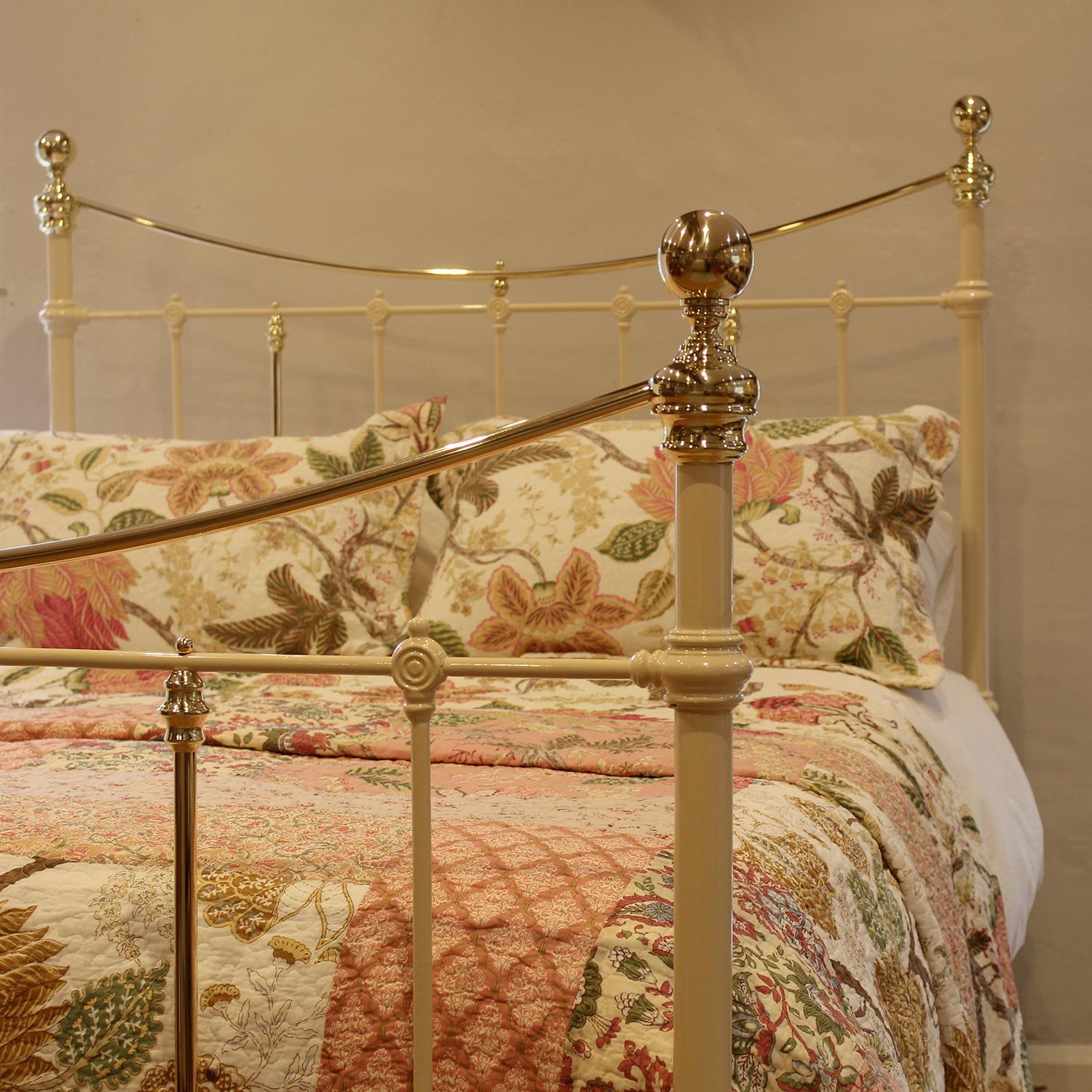English Brass and Iron Antique Bed in Cream MK310