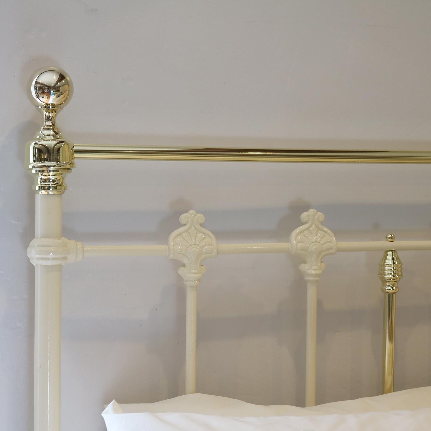 Victorian Brass and Iron Antique Platform Bed in Cream MK237