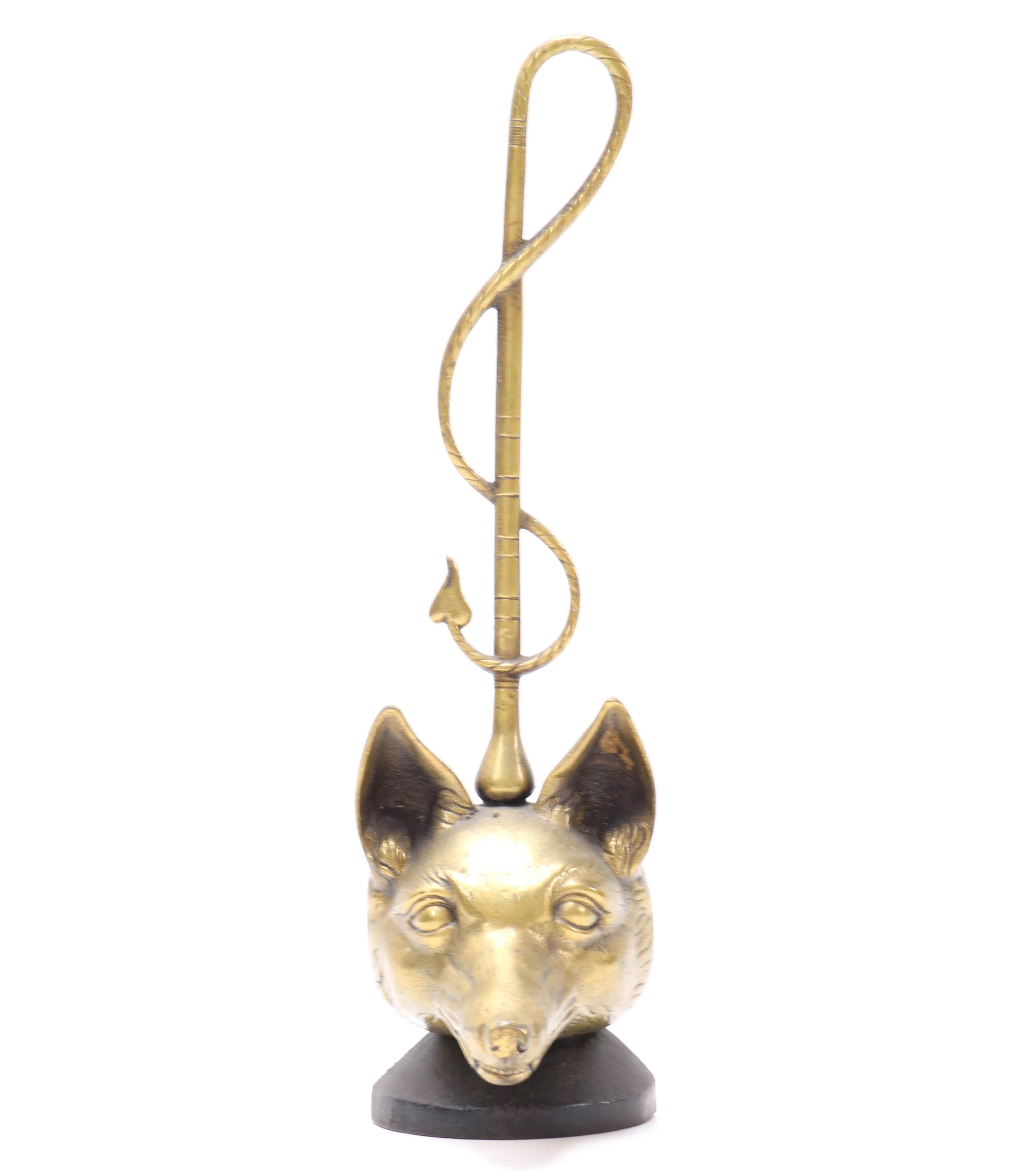 Stunning Art Deco Fox-Head door stop.
Design by Peerage.
Striking English design from the 1920s.
Solid brass and solid iron.
With impressed makers stamp.
In very good condition with a beautiful patina.

 