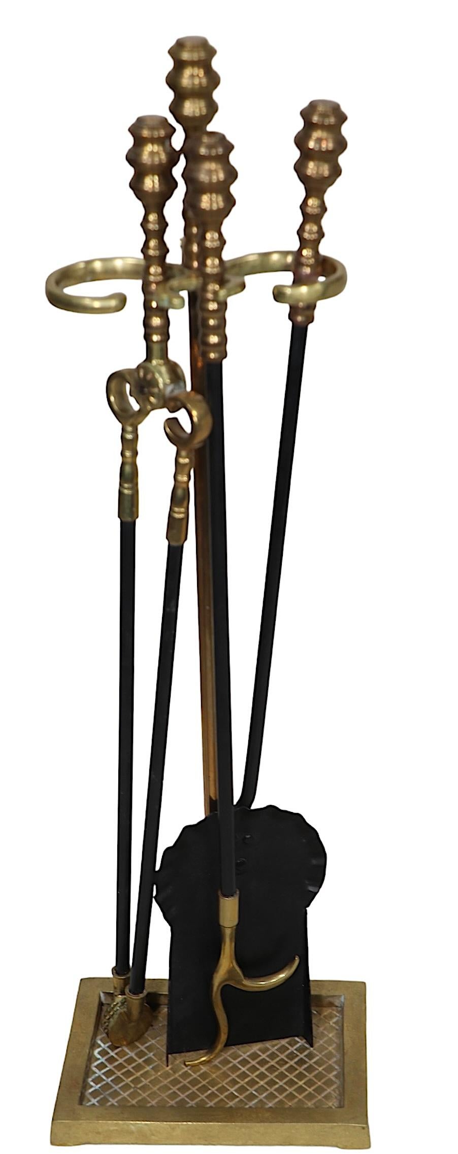 American Colonial Brass and Iron Fireplace Tool Set by Virginia Metalcrafters c 1960/70's