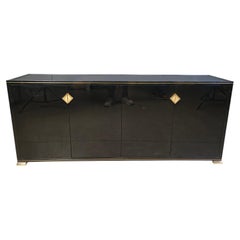 Credenza in ottone e lacca di Pierre Vandel, anni '70
