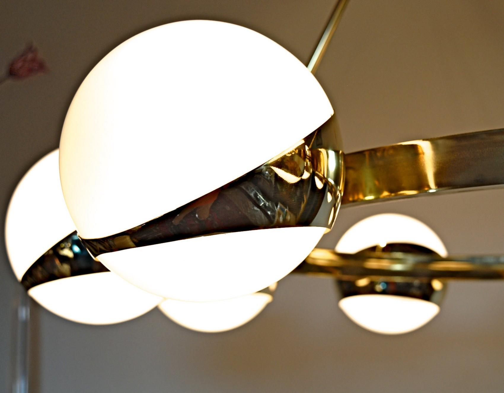 Brass and lattimo glass chandelier, 9 spheres Stilnovo Designed for light output 3