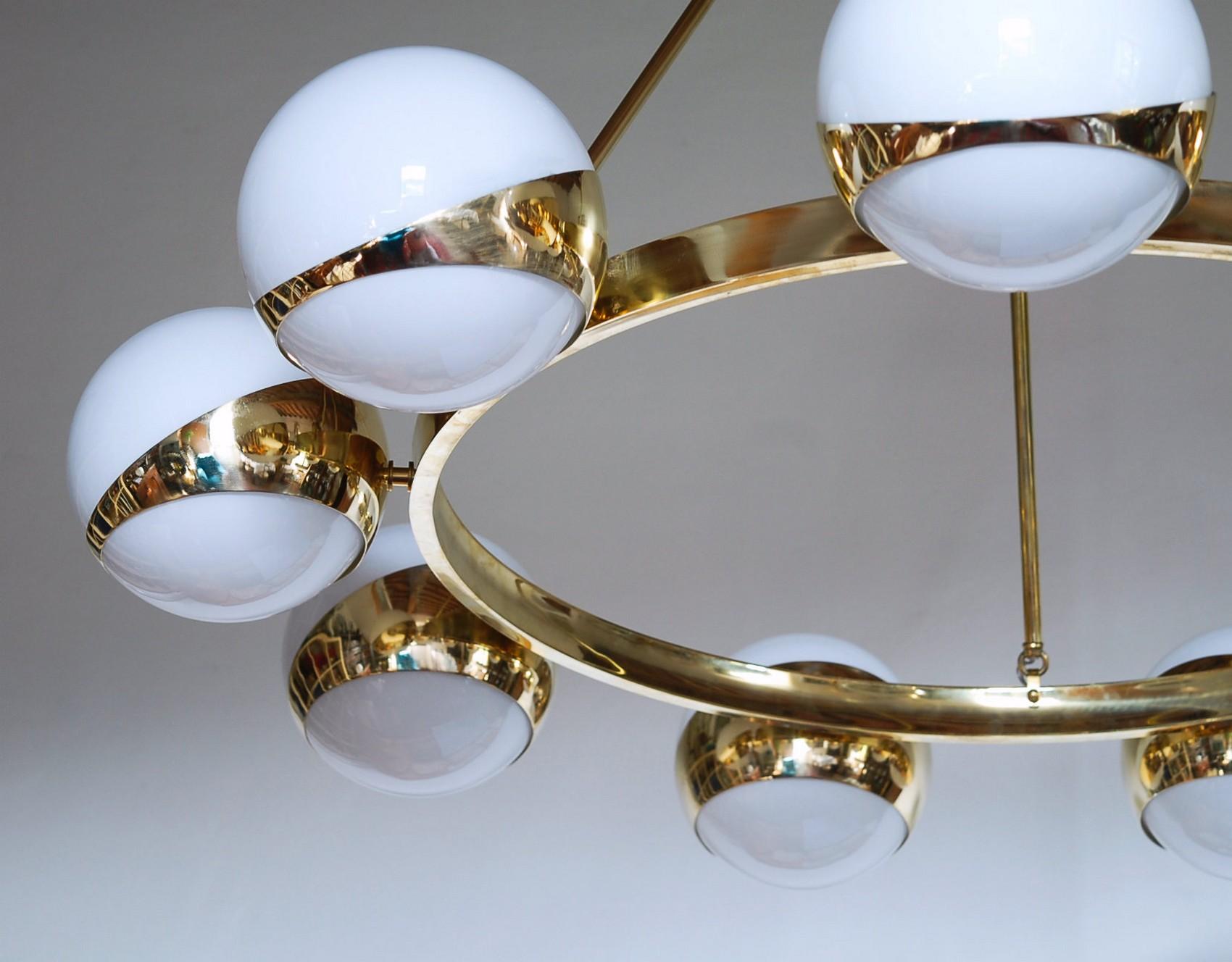 Brass and lattimo glass chandelier, 9 spheres Stilnovo Designed for light output 7