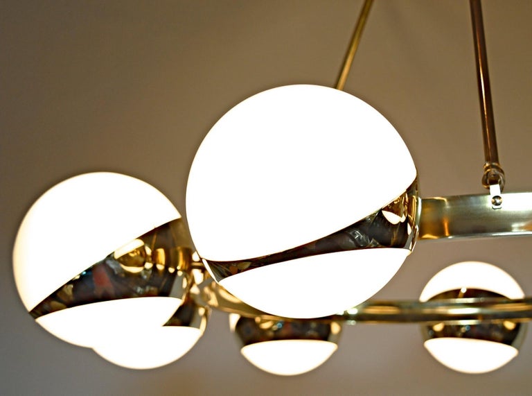 Contemporary Brass and lattimo glass chandelier, 9 spheres Stilnovo Designed for light output