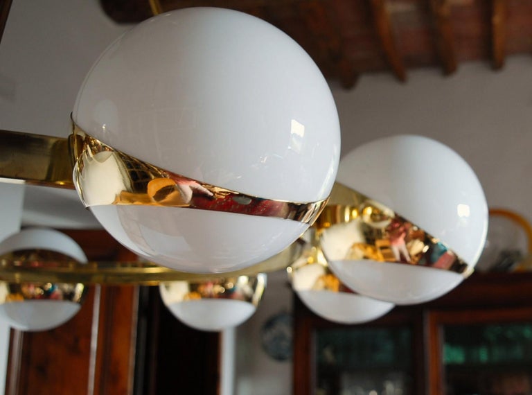 Brass and lattimo glass chandelier, 9 spheres Stilnovo Designed for light output 2