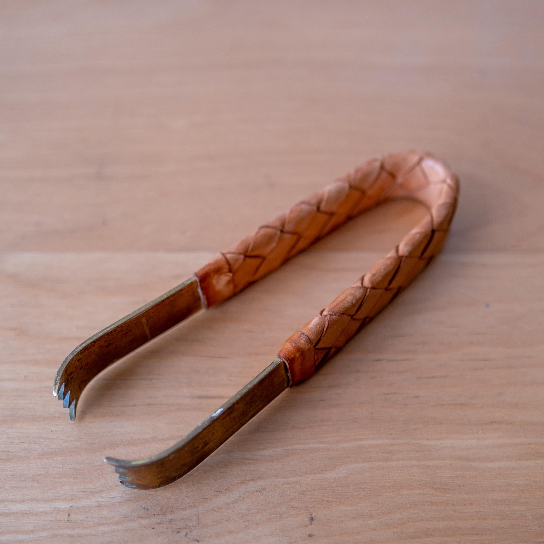 Mid-20th Century Brass and Leather Ice Tongs by Carl Auböck for Illums Bolighus