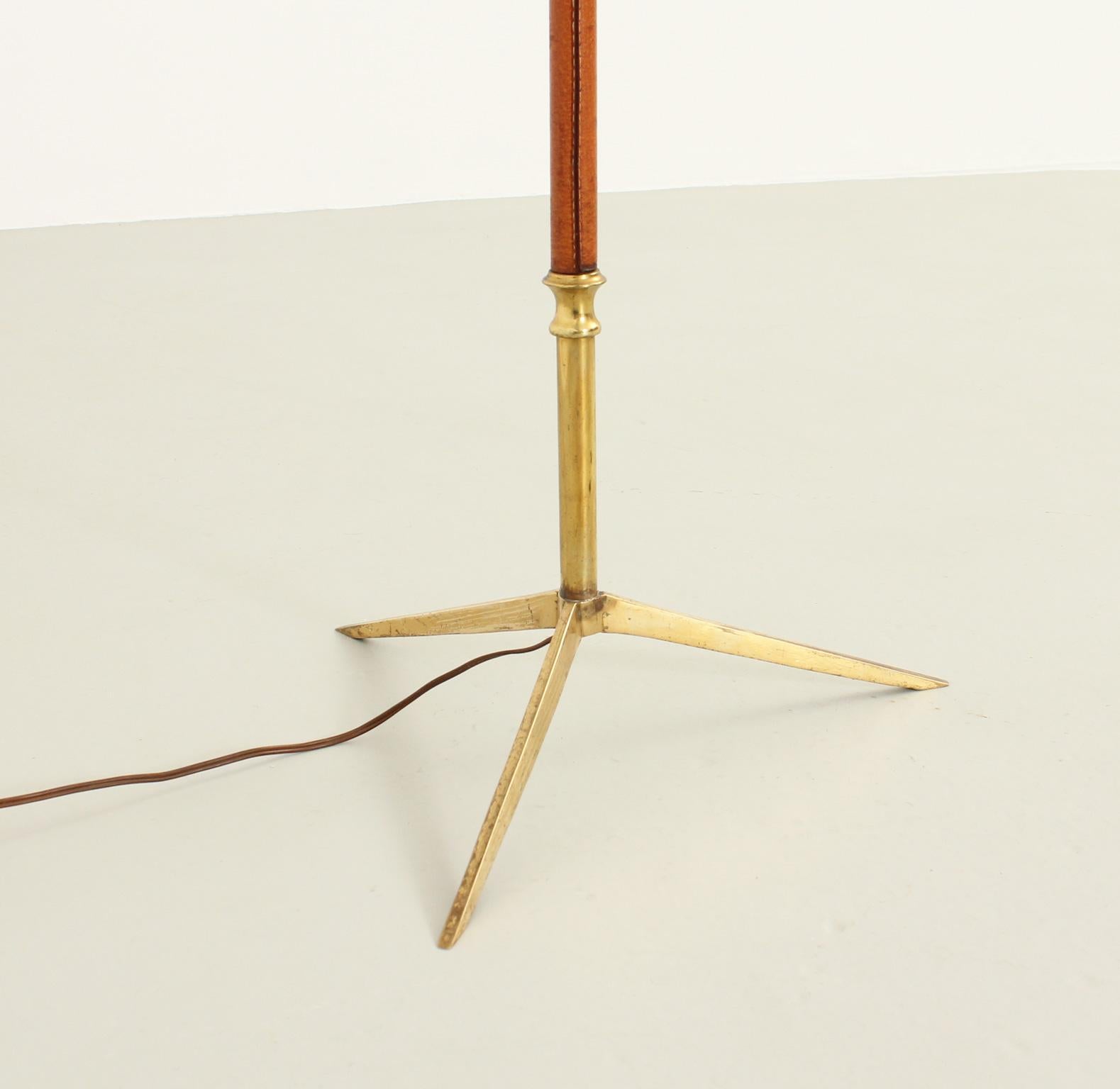 Brass and Leather Spanish Floor Lamp from 1950's For Sale 1