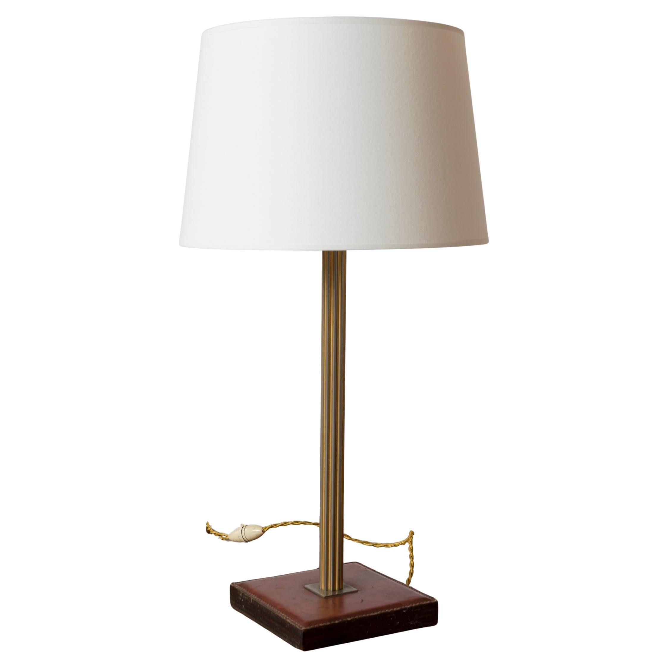 Lámpara de mesa de latón y cuero de Delvaux Créateur, Bélgica Años 60 en venta