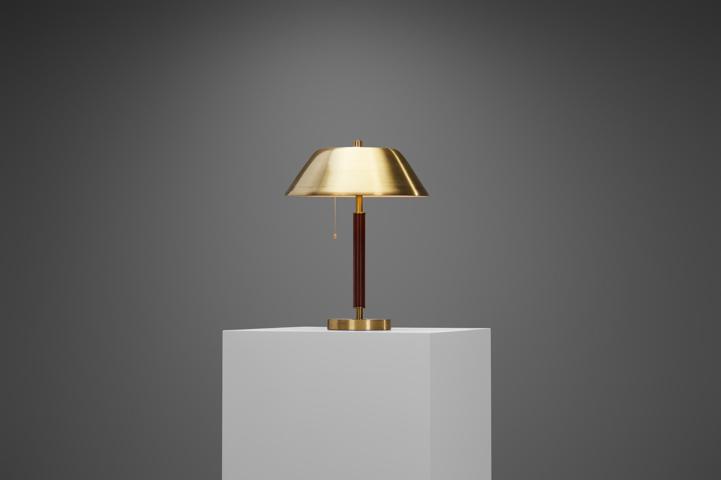 Les designers se sont toujours inspirés de la nature dans leur travail au milieu du siècle, ce qui fait des formes curvilignes une source d'inspiration permanente. Comme dans tant d'autres domaines, les designers scandinaves ont excellé dans ce