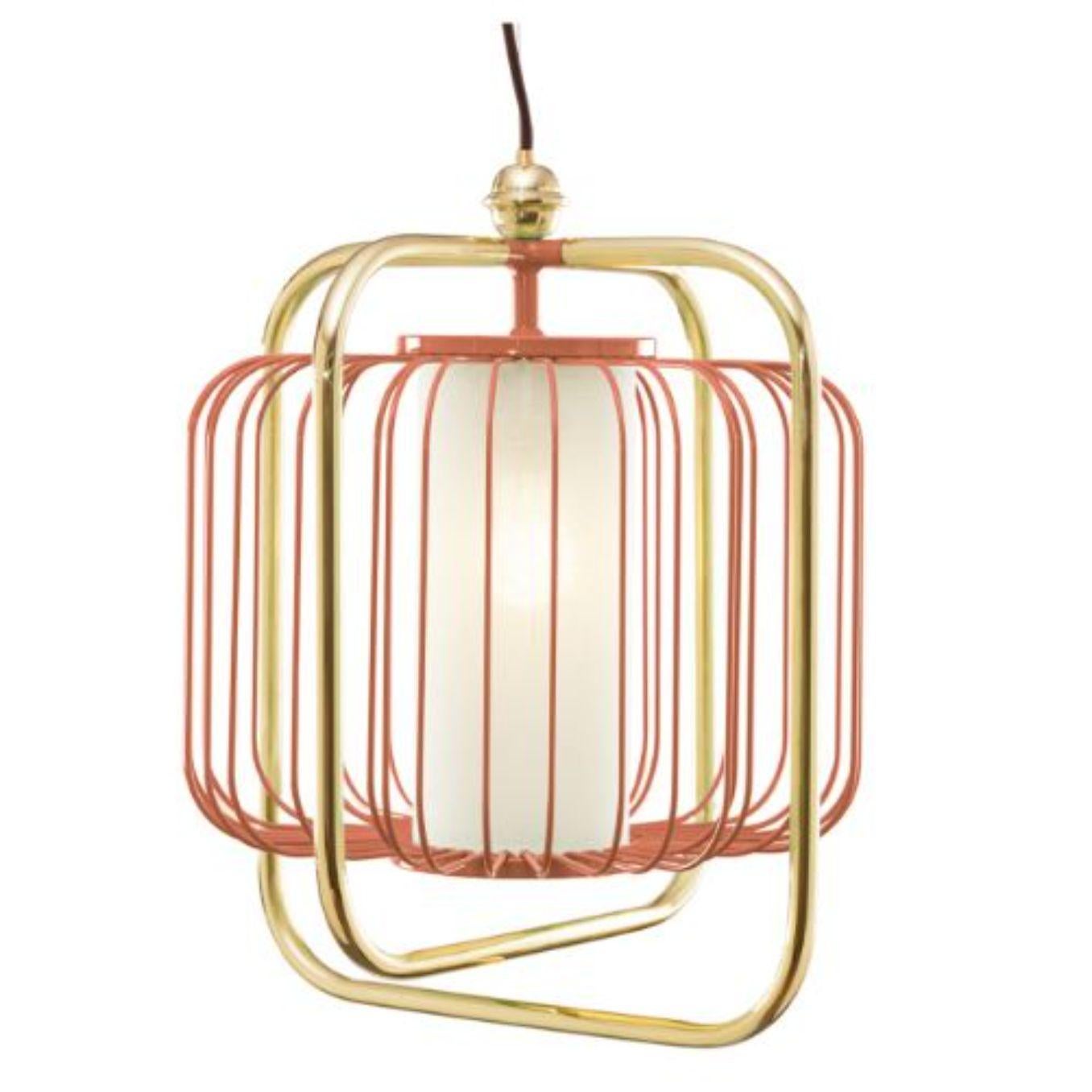 Brass and lipstick Jules III suspension lamp by Dooq
Dimensions: W 38 x D 38 x H 44 cm
Materials: lacquered metal, polished or brushed metal, brass.
abat-jour: cotton
Also available in different colours and