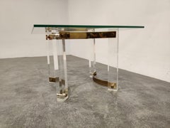 Tavolino in ottone e lucite, anni '70