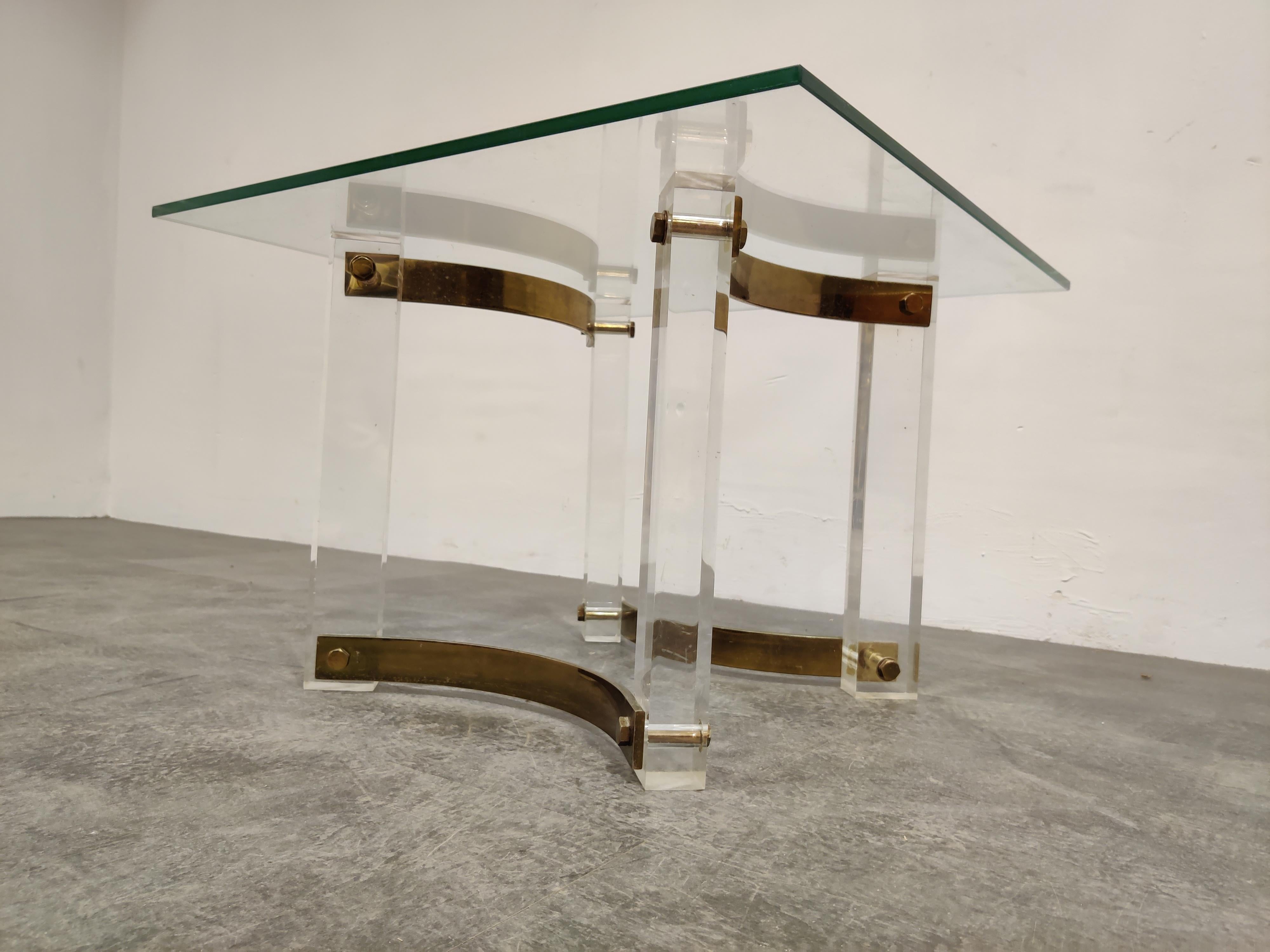 Brass and Lucite Coffee Table, 1970s In Good Condition For Sale In HEVERLEE, BE