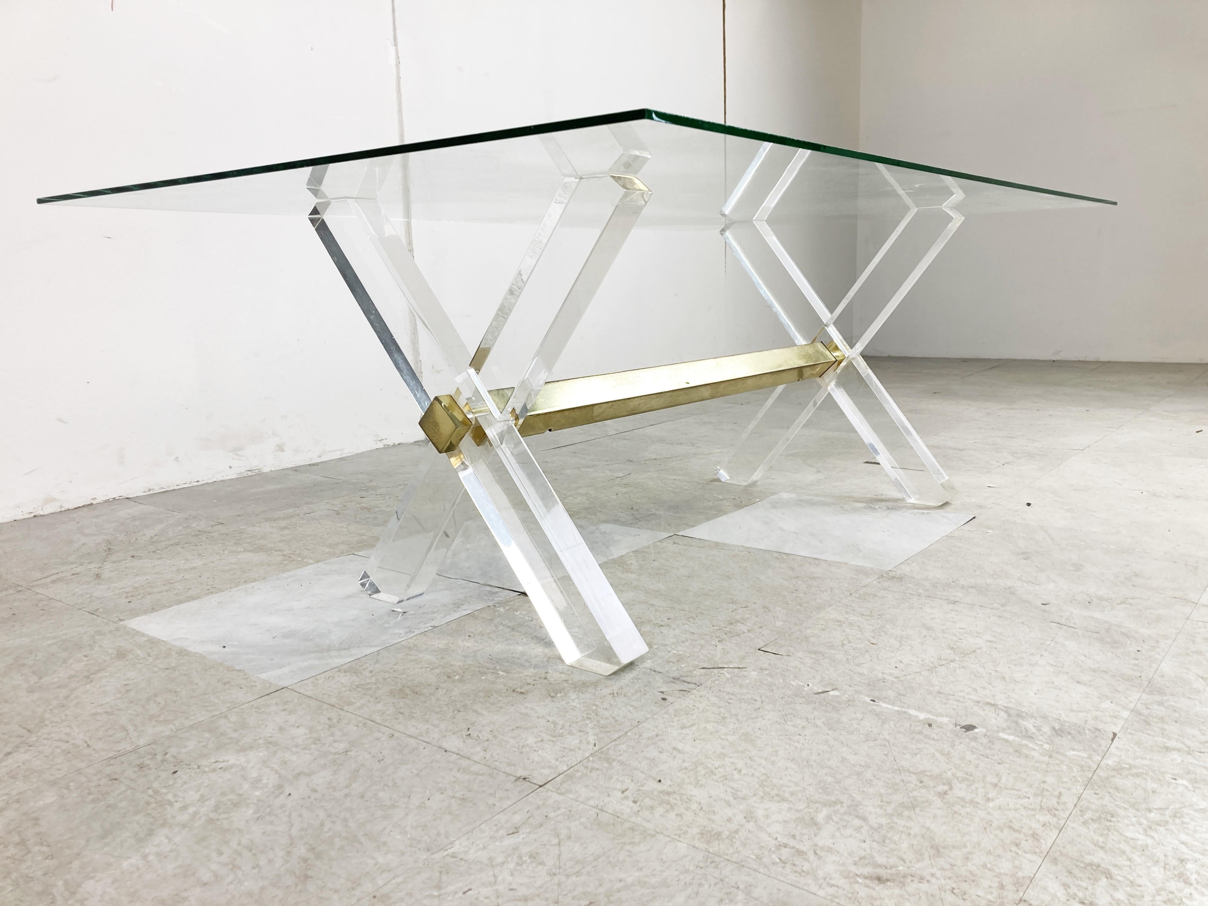 Brass and Lucite Coffee Table, 1970s For Sale 1