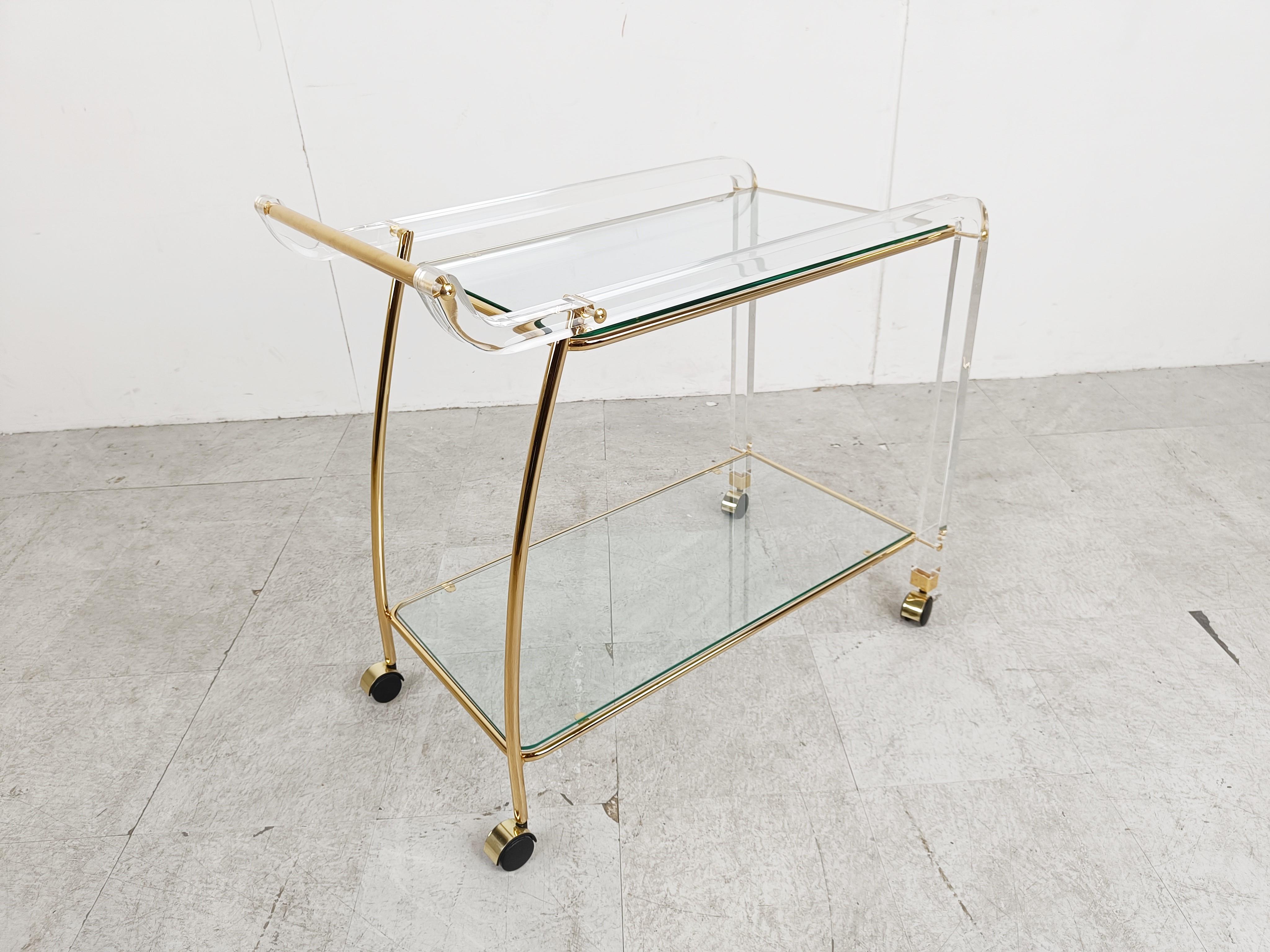 Brass and lucite drinks trolley, 1970s For Sale 1