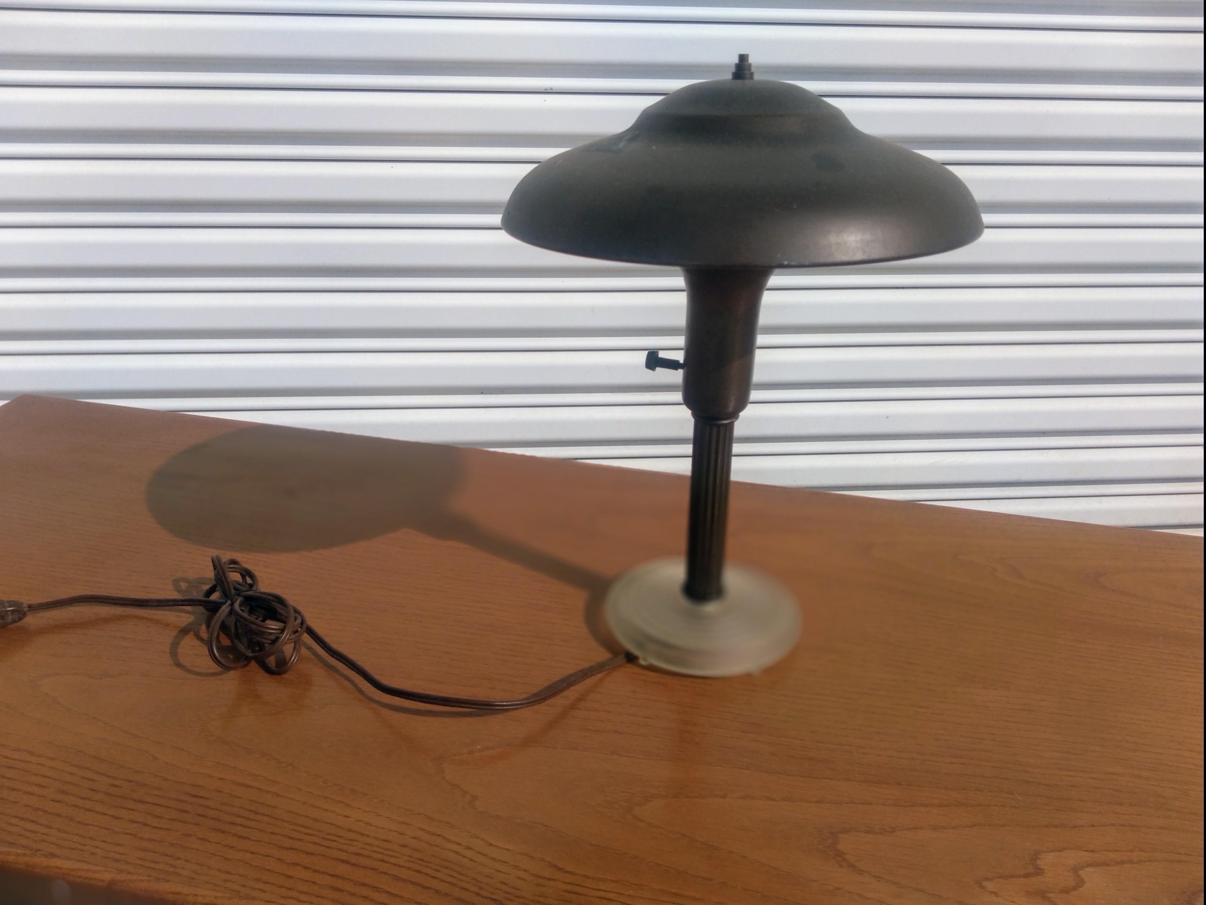 Mid-Century Modern Brass and Lucite Flying Saucer Table Lamp For Sale