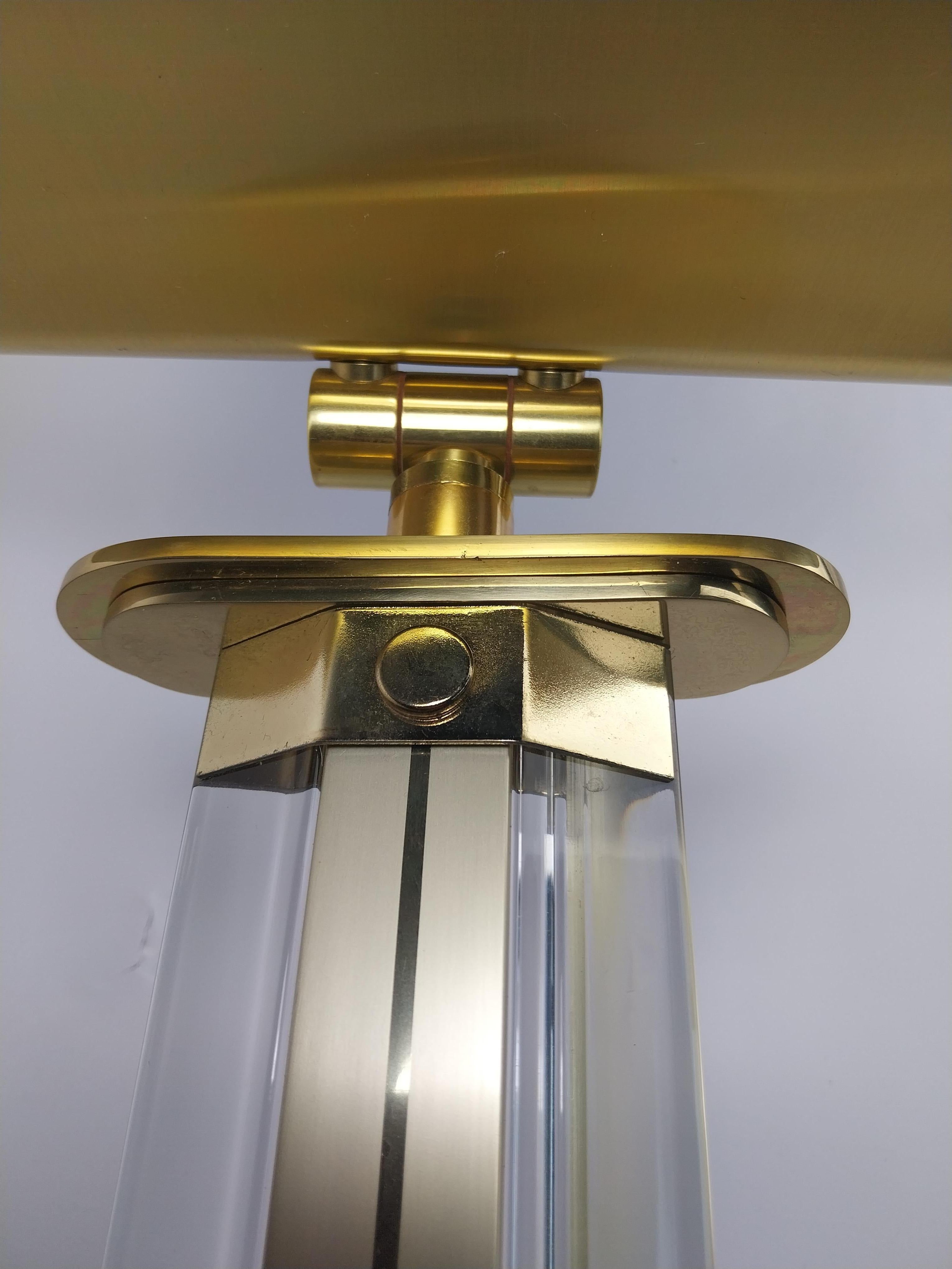 Molded Brass and lucite hollywood regency-style italian uplighter For Sale