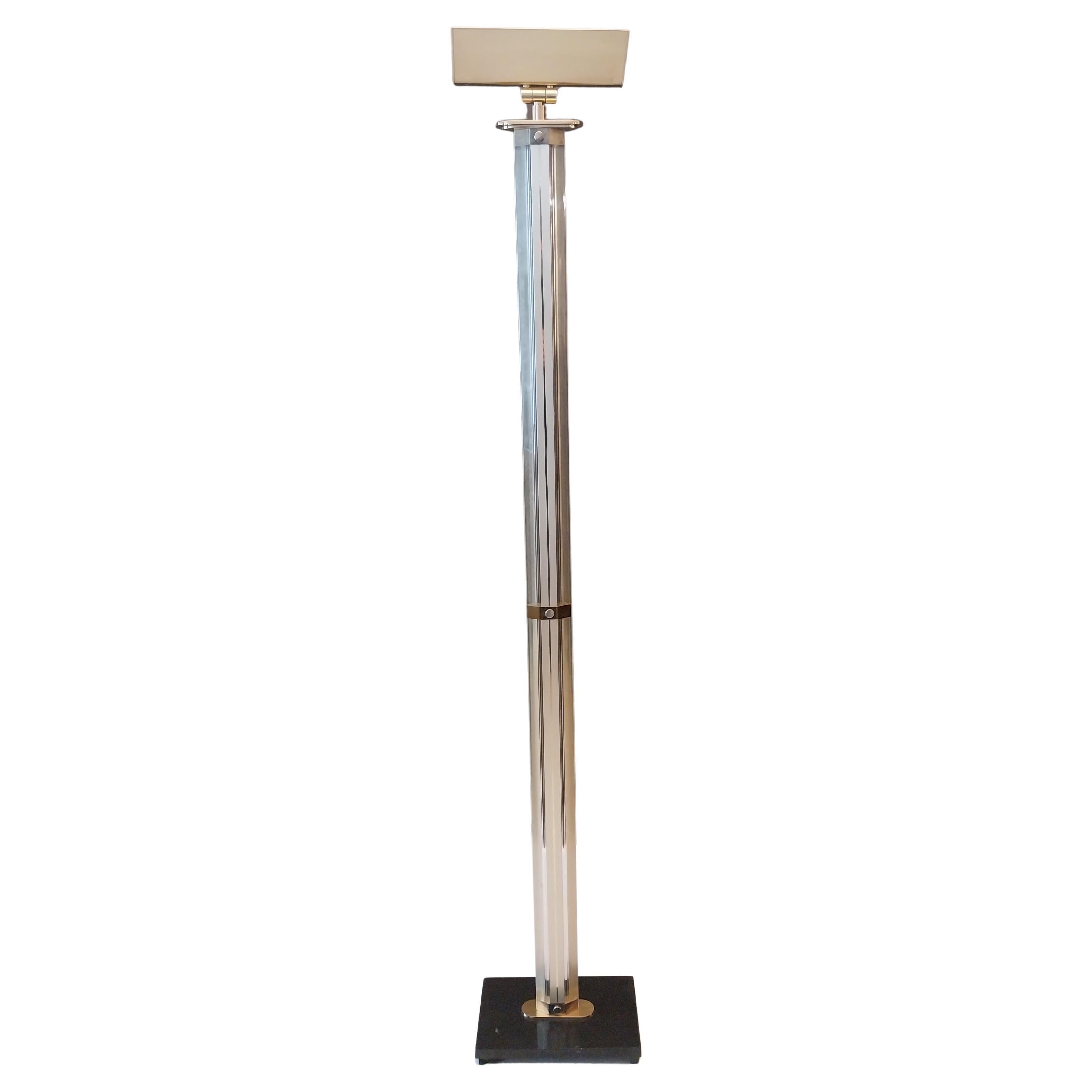Lampada da soffitto italiana in ottone e lucite in stile hollywood regency