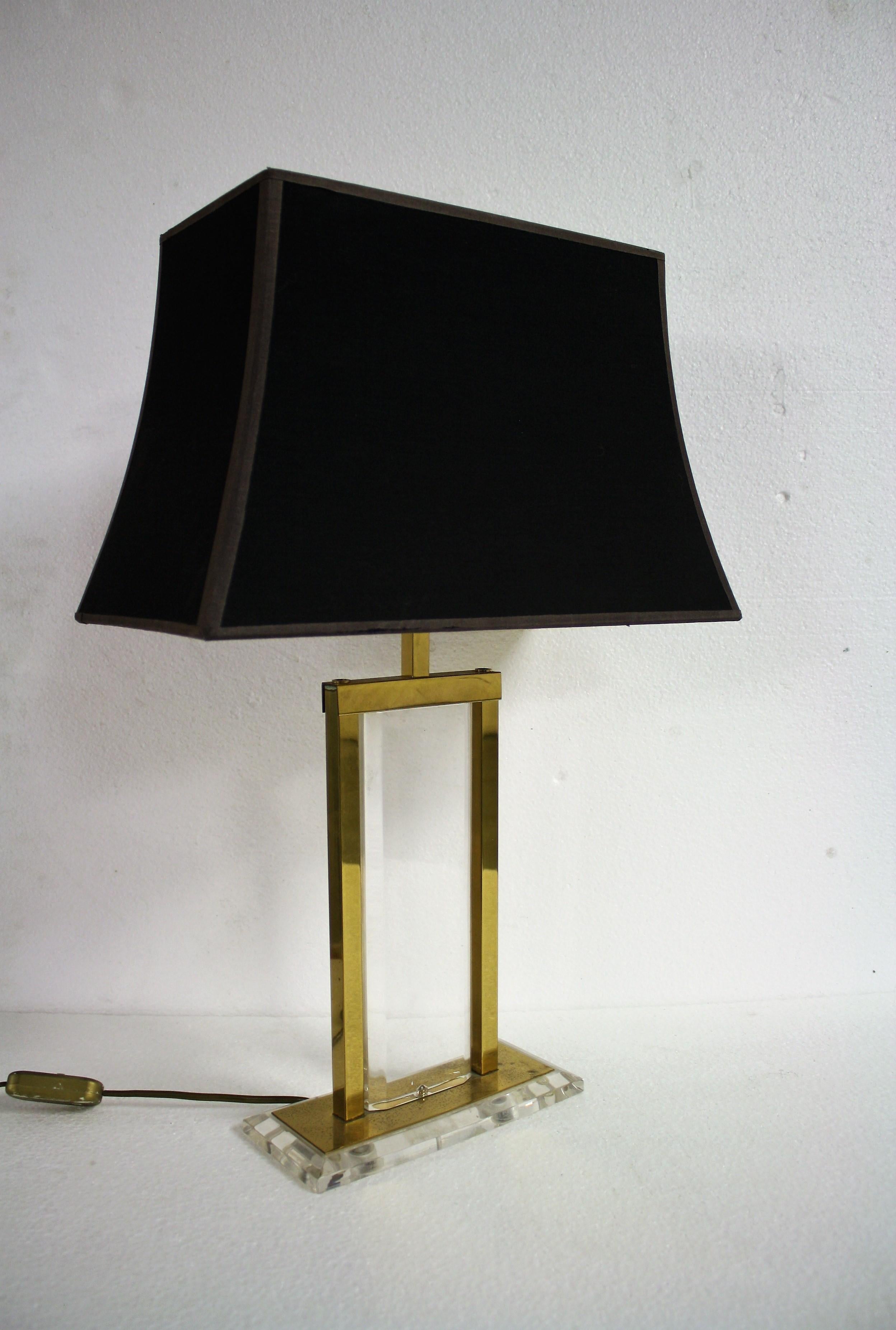 Hollywood Regency Brass and Lucite Table Lamp, 1970s