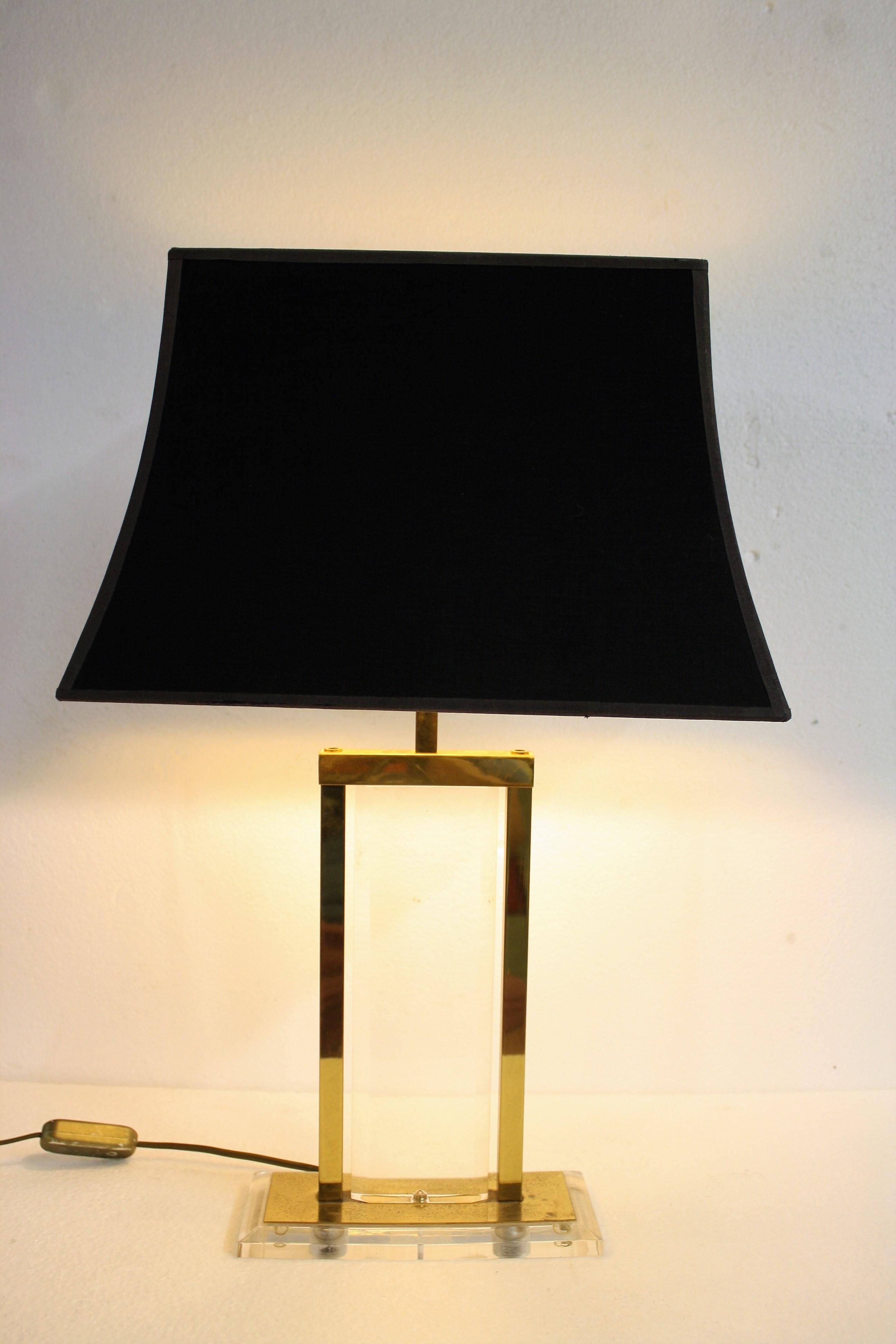 Brass and Lucite Table Lamp, 1970s In Excellent Condition In HEVERLEE, BE