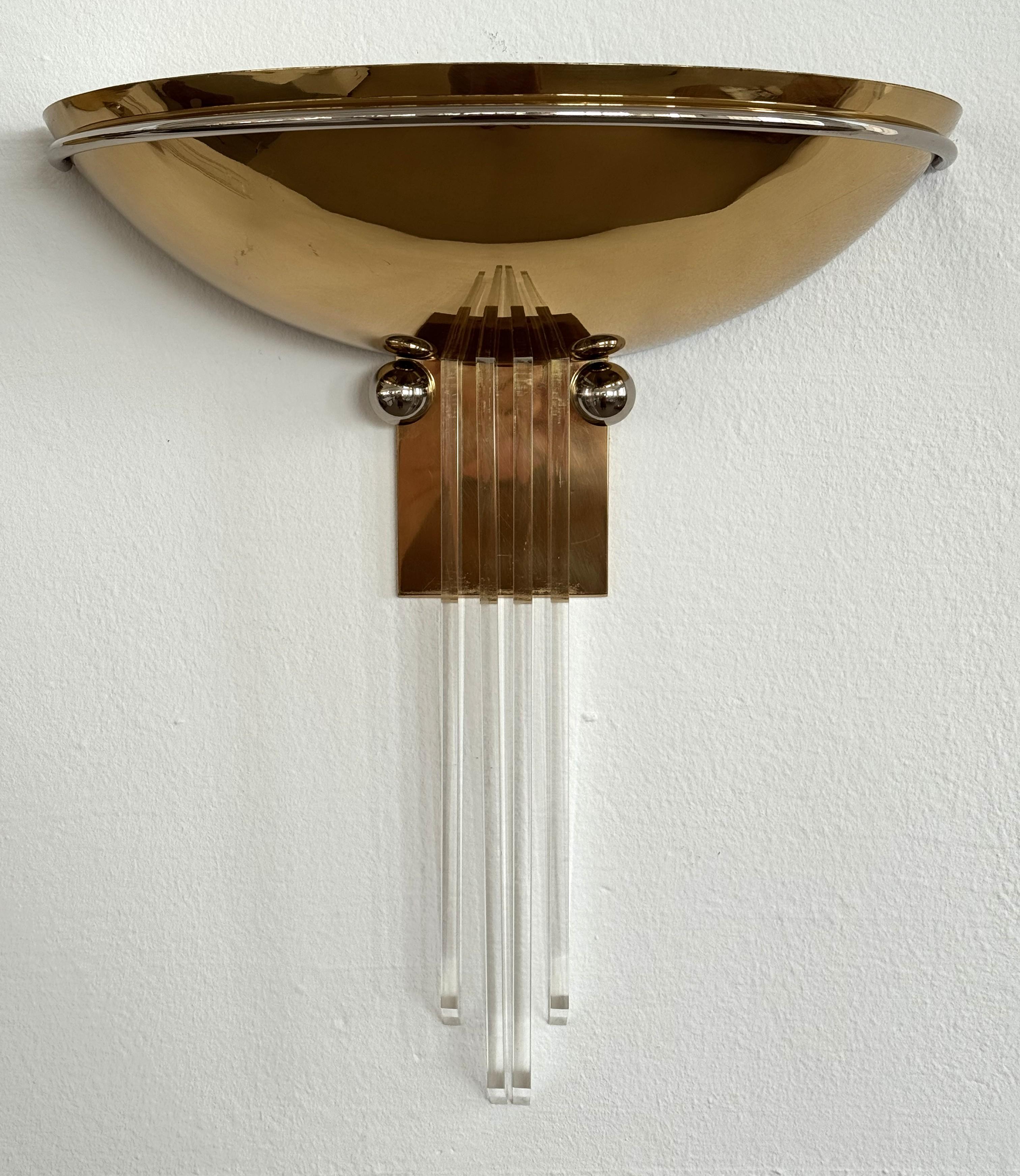 Applique in ottone e lucite di Vereinigte Werkstätten, anni '60 in vendita 2