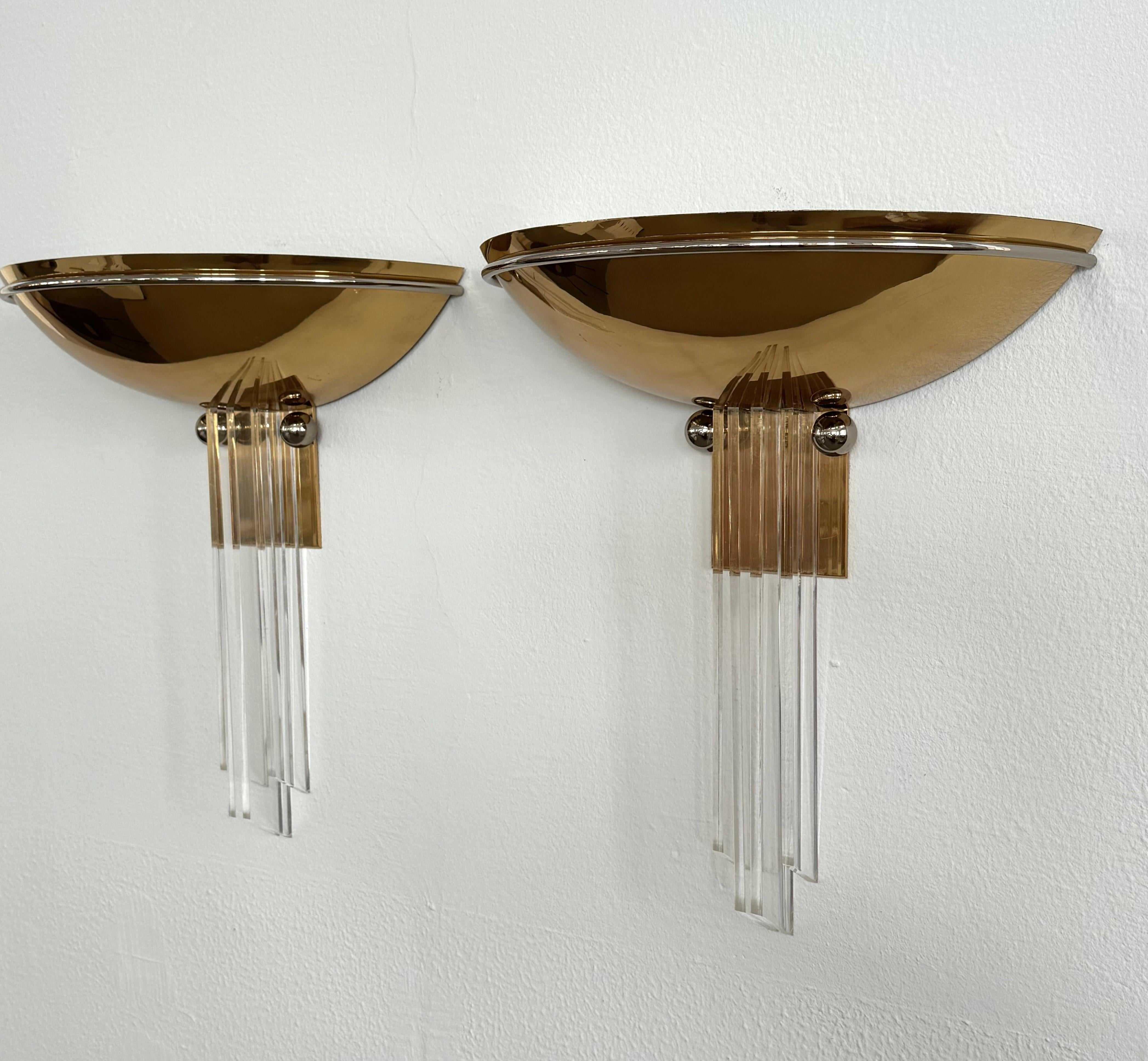 Tedesco Applique in ottone e lucite di Vereinigte Werkstätten, anni '60 in vendita