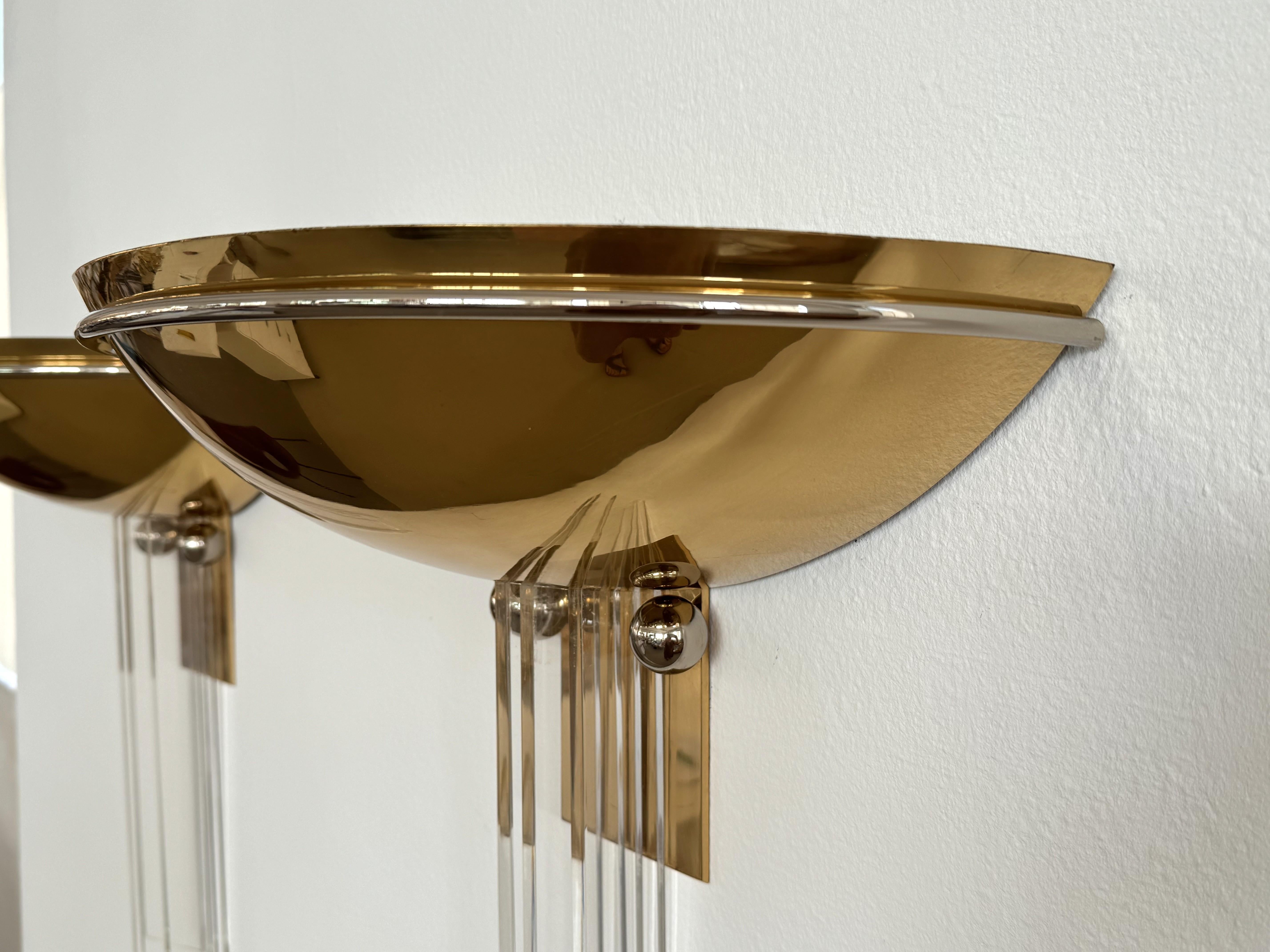 Ottone Applique in ottone e lucite di Vereinigte Werkstätten, anni '60 in vendita