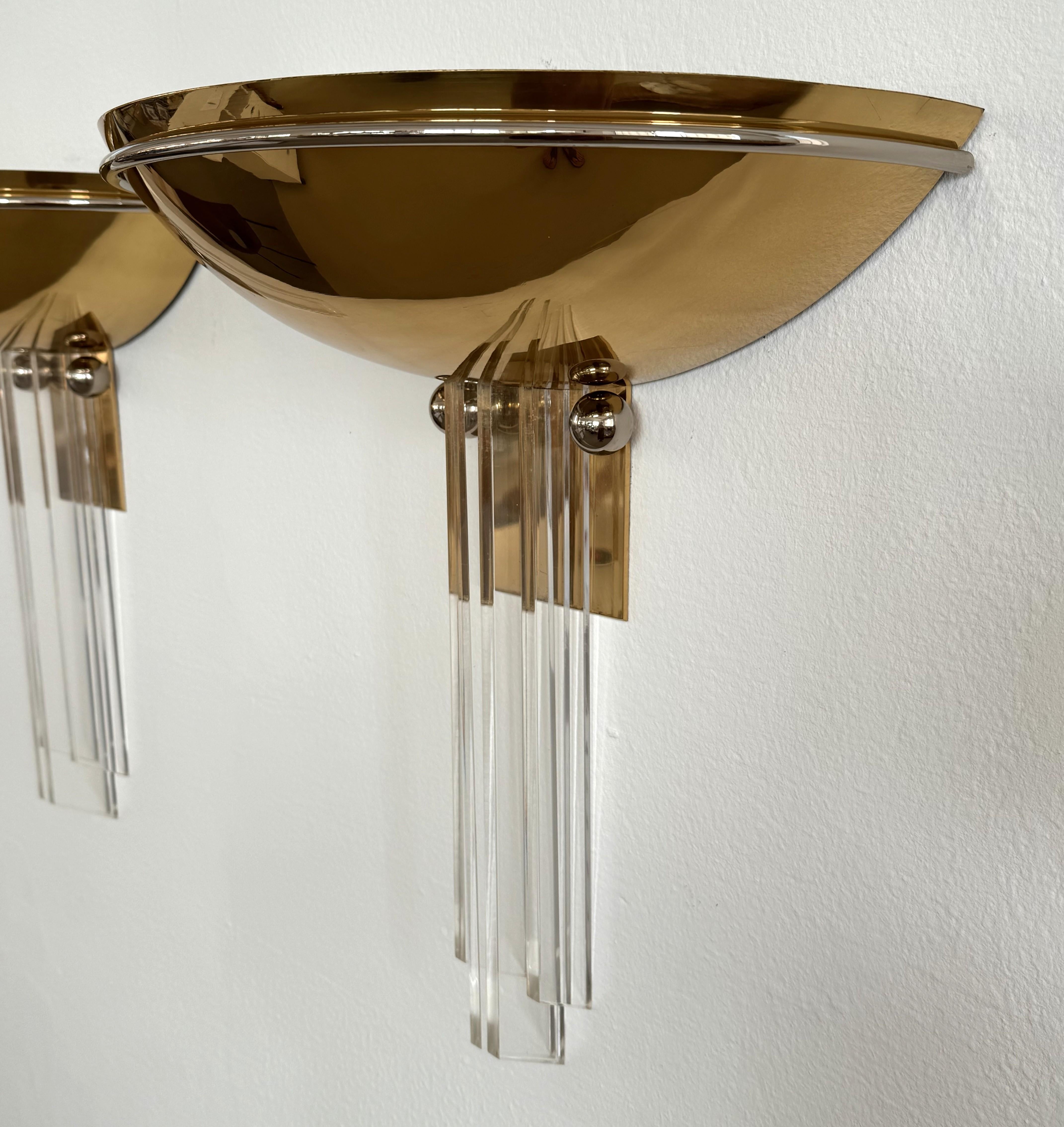 Applique in ottone e lucite di Vereinigte Werkstätten, anni '60 in vendita 1