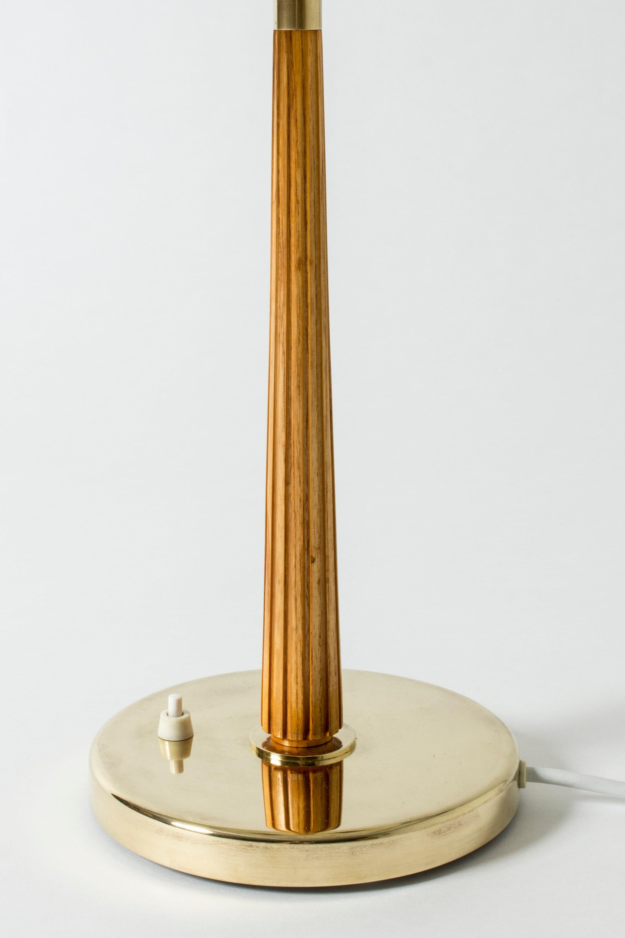 Brass and Mahogany Table Lamp from Böhlmarks, Sweden, 1940s In Good Condition In Stockholm, SE