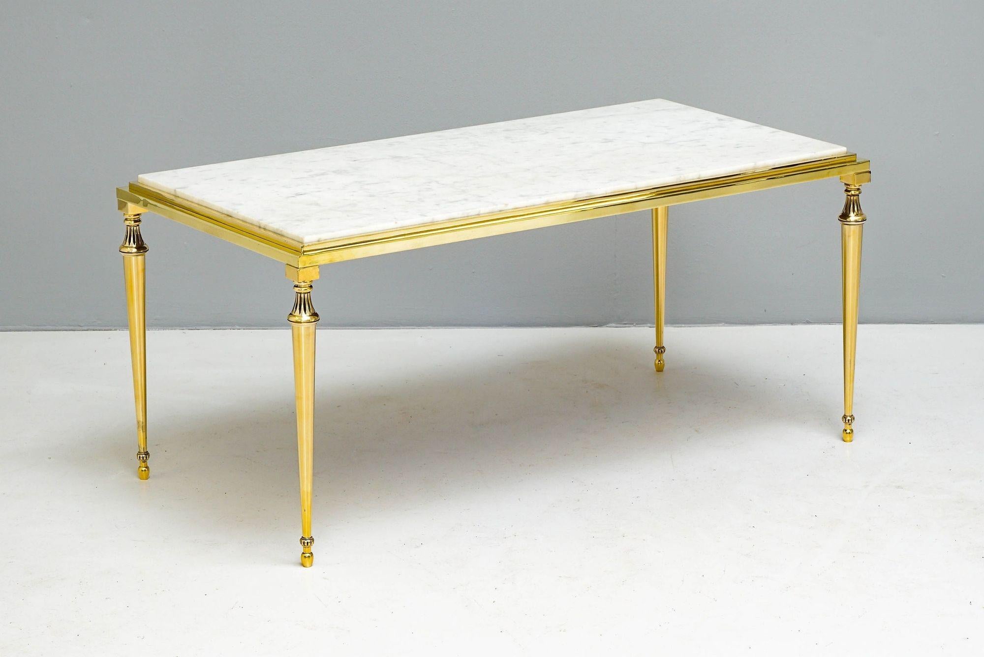 Table basse en laiton et marbre