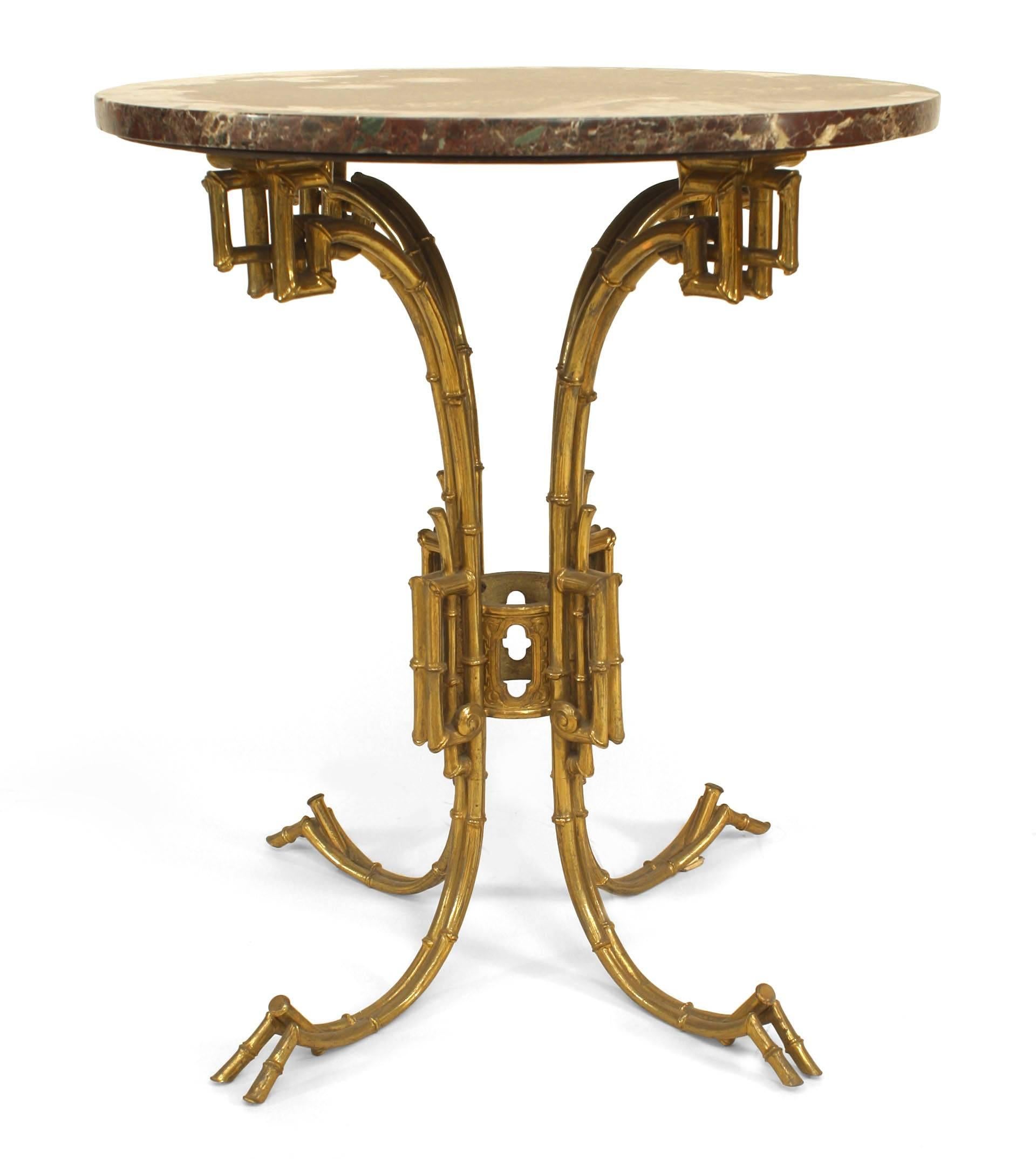 Anglais Table d'extrémité en laiton et marbre de style English Regency en vente