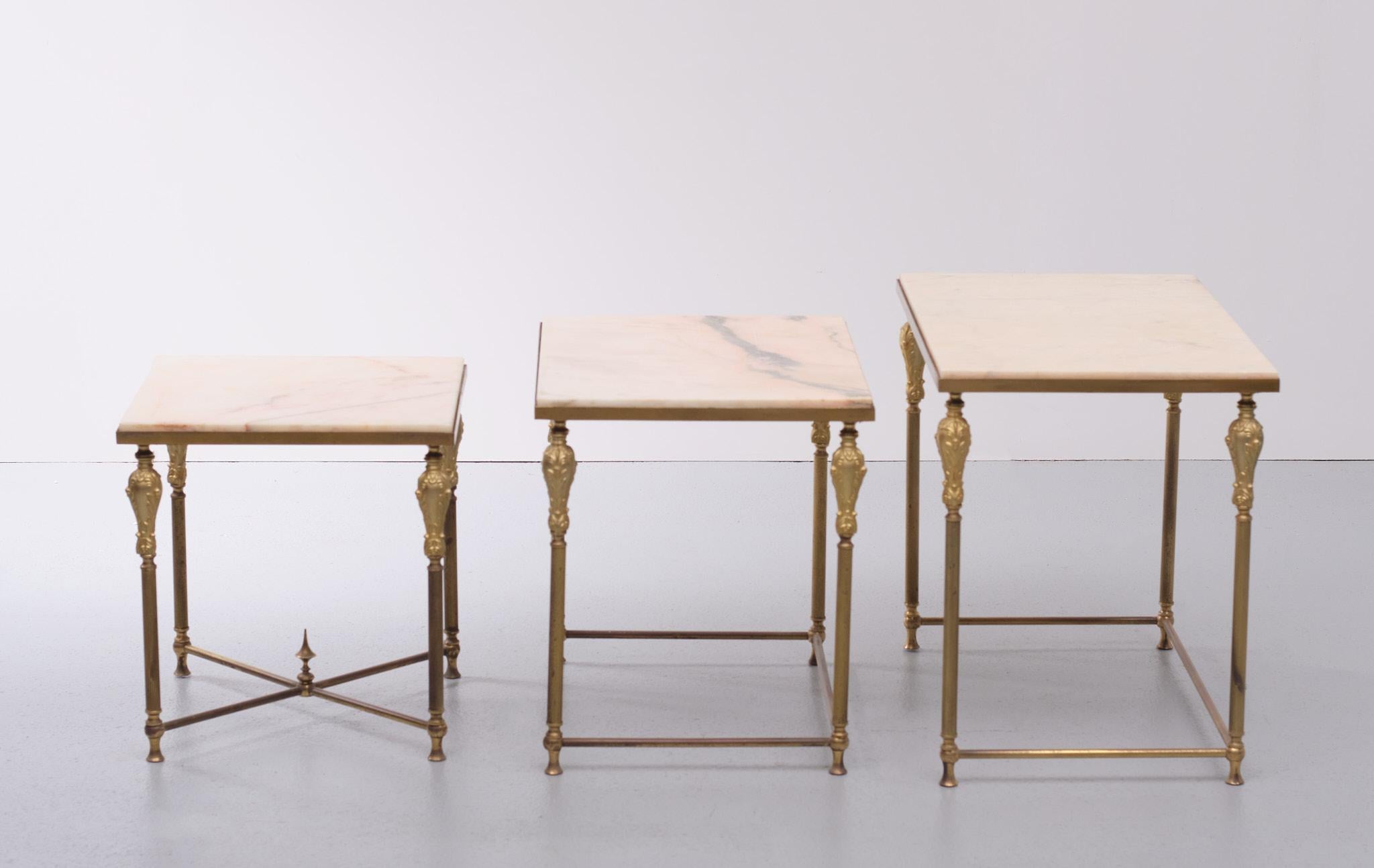 Brass and Marble Nesting Tables 1950s France In Good Condition In Den Haag, NL