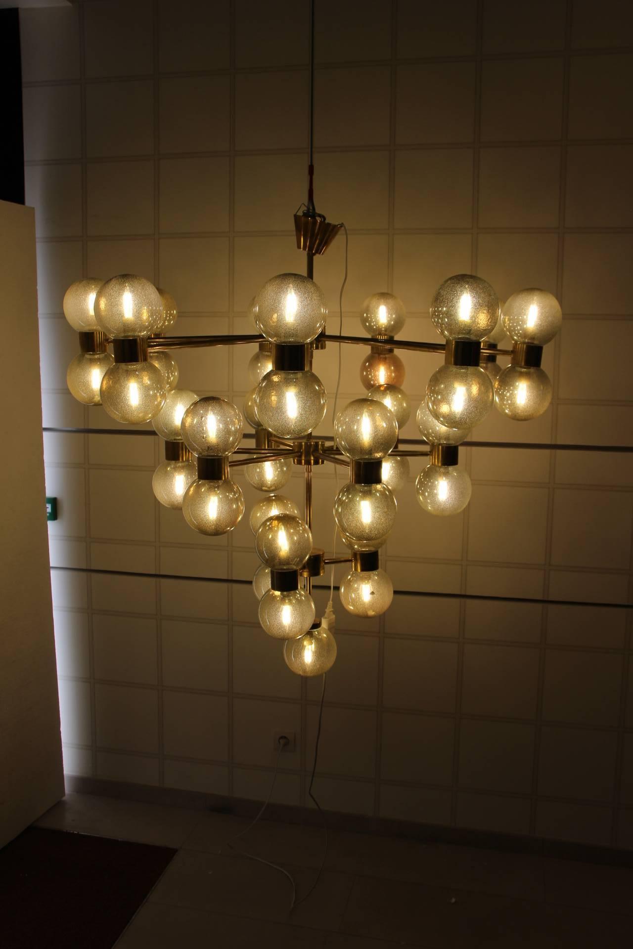 Brass and Mercurised Silver Globes Chandelier in Stilnovo Style In Excellent Condition In Saint-Ouen, FR