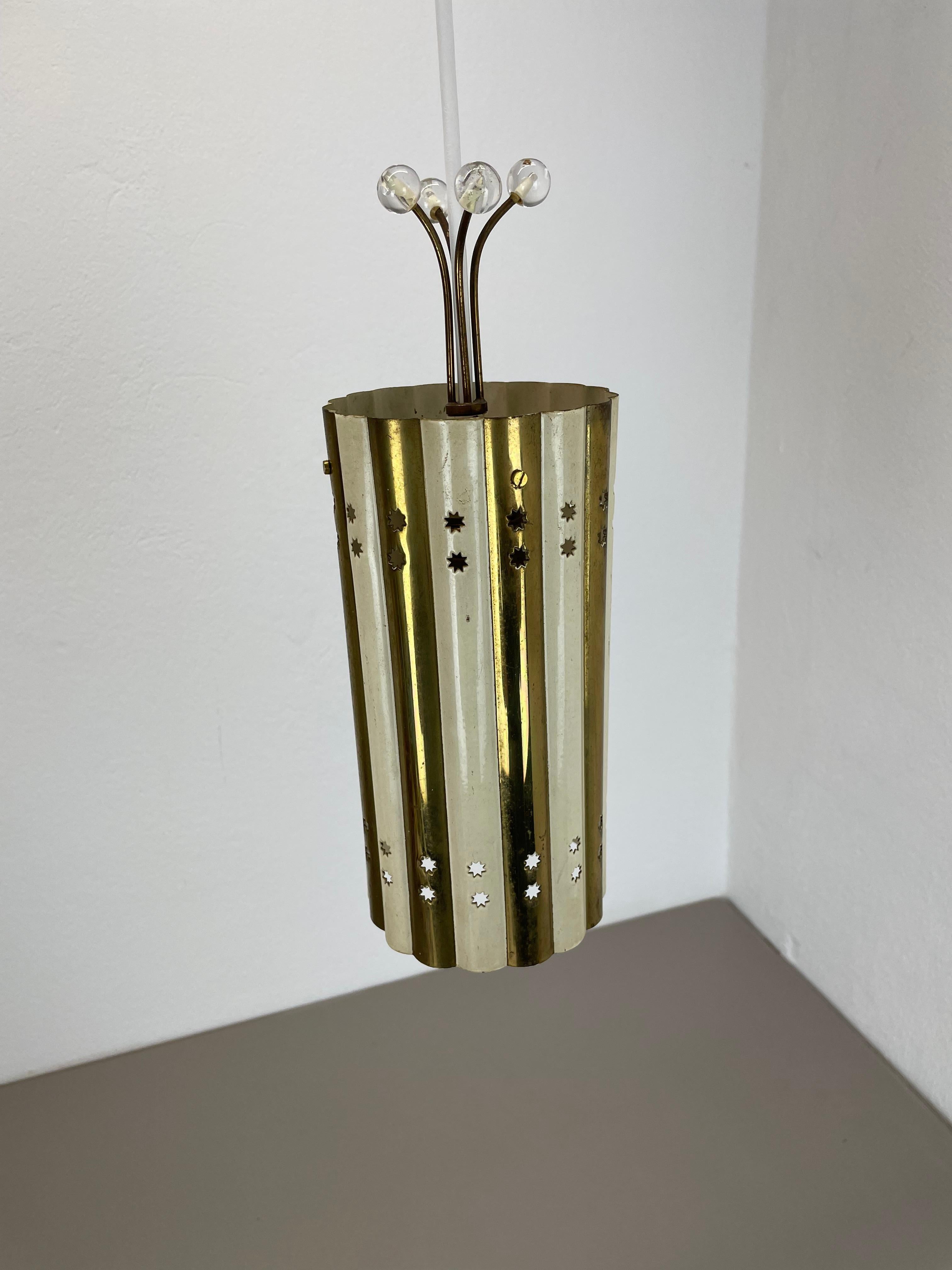 Mid-Century Modern Brass and Metal Tube Hanging Light Vereinigte Werkstätten München, Germany, 1950 For Sale