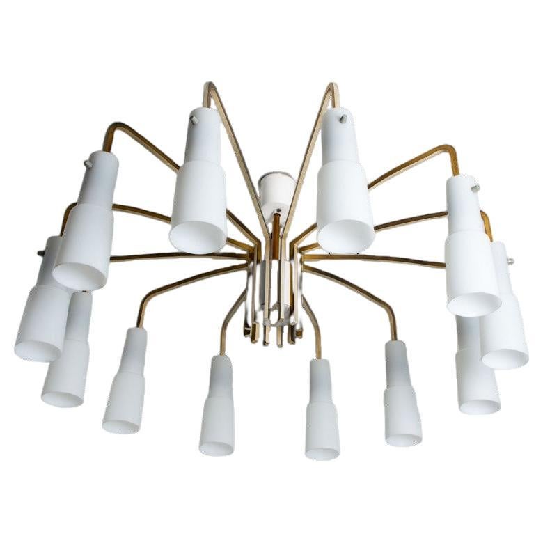 Empotrable de latón y cristal de leche de Hillebrand, 1960